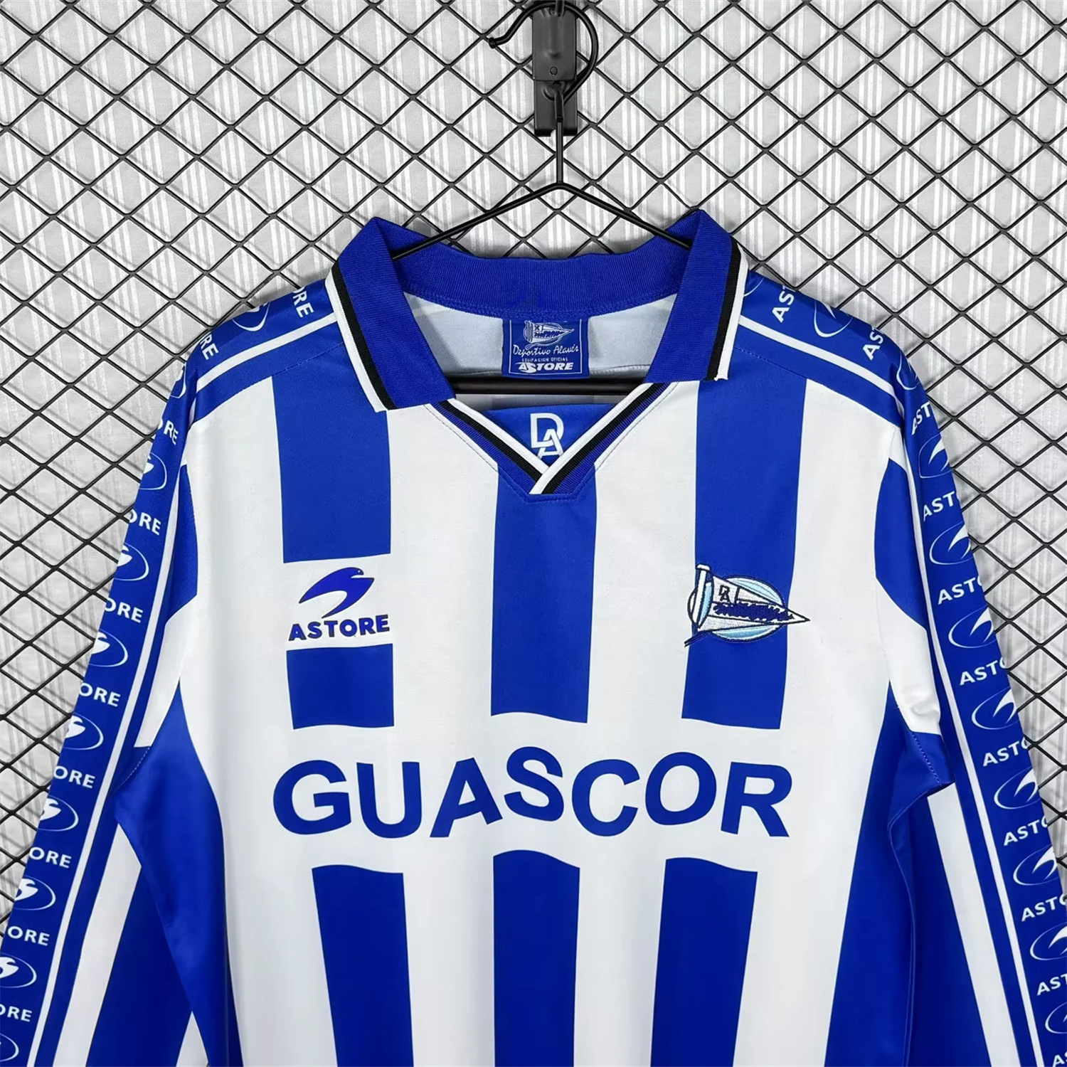AlphaJersey-Retro Deportivo Alavés 1998-99 Home Long Sleeves Jersey
