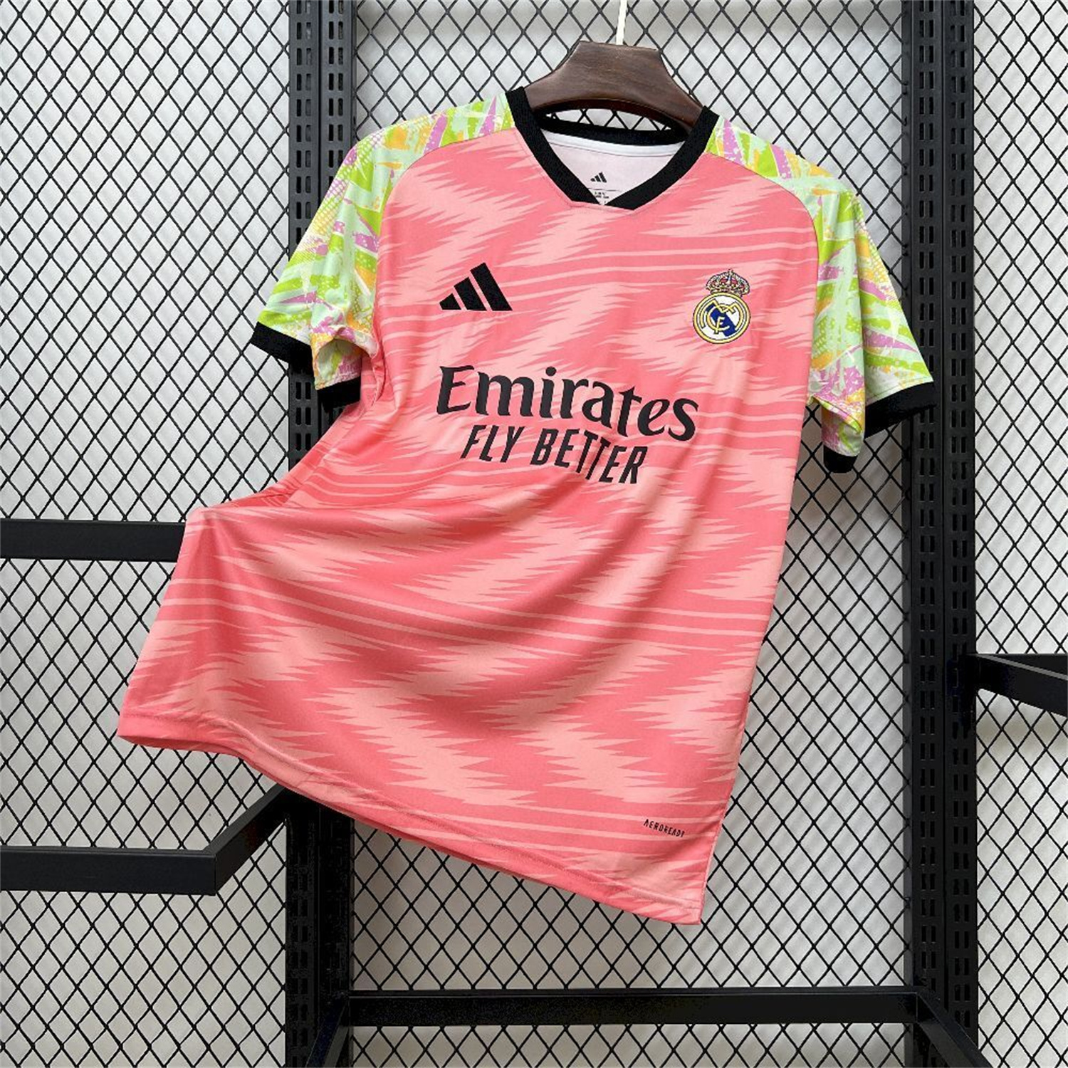 AlphaJersey-Real Madrid 25-26 Pink And Green Pre-Match Training Jersey - Fans Version