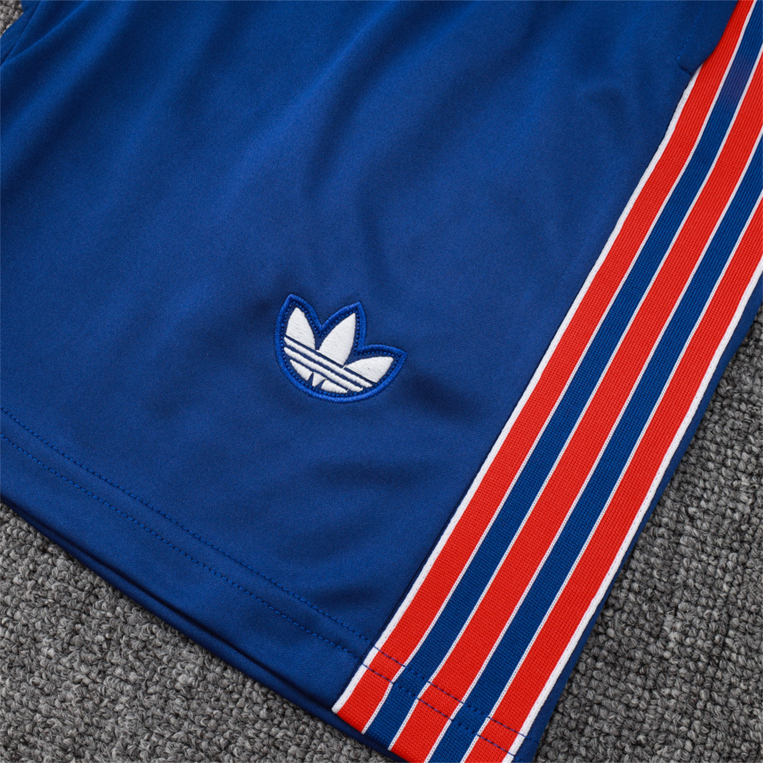 AlphaJersey-Arsenal 25-26 Throwback Trefoil Vest Training Set - Royal Blue Vest and Shorts