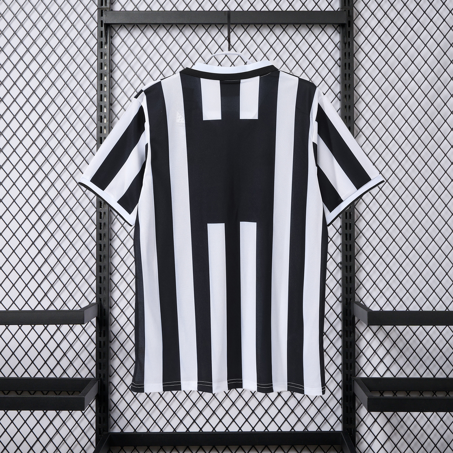 AlphaJersey-Retro Juventus 1994-95 Home Jersey