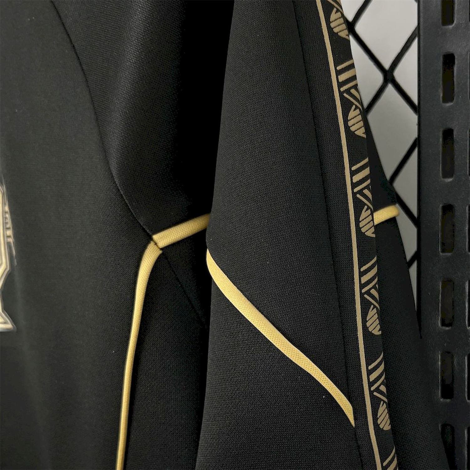 AlphaJersey-Portugal 25-26 Eusebio Special Windbreaker Training Set - Black White Top and Pants