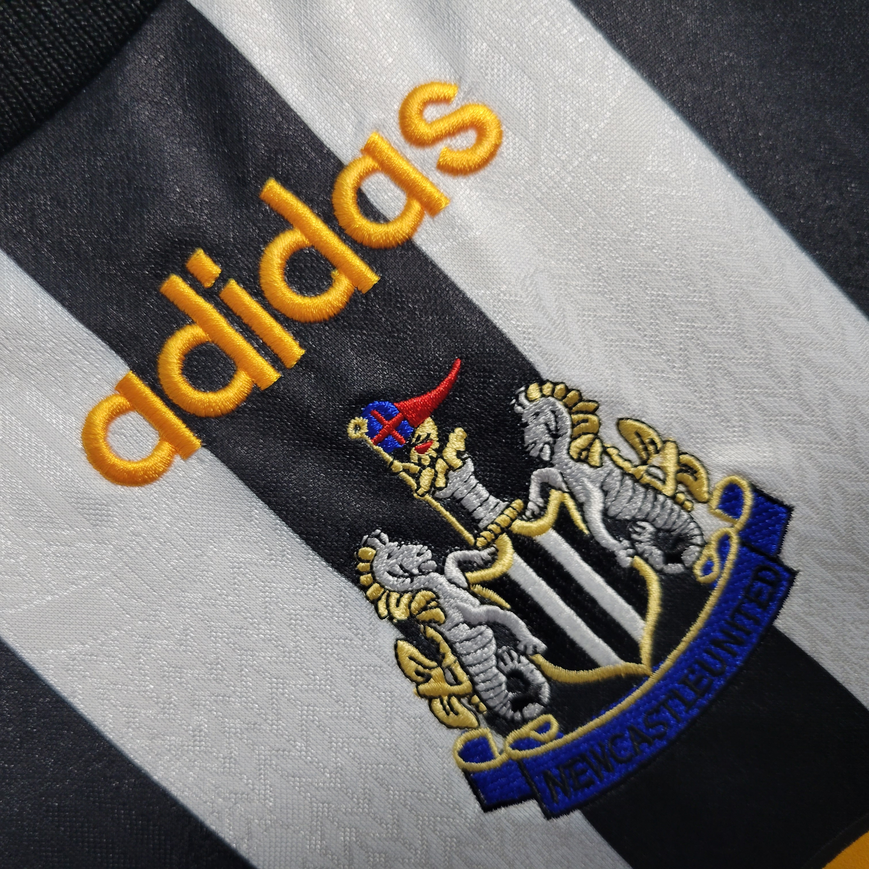 AlphaJersey-Retro Newcastle United 1997-99 Home Stadium Jersey