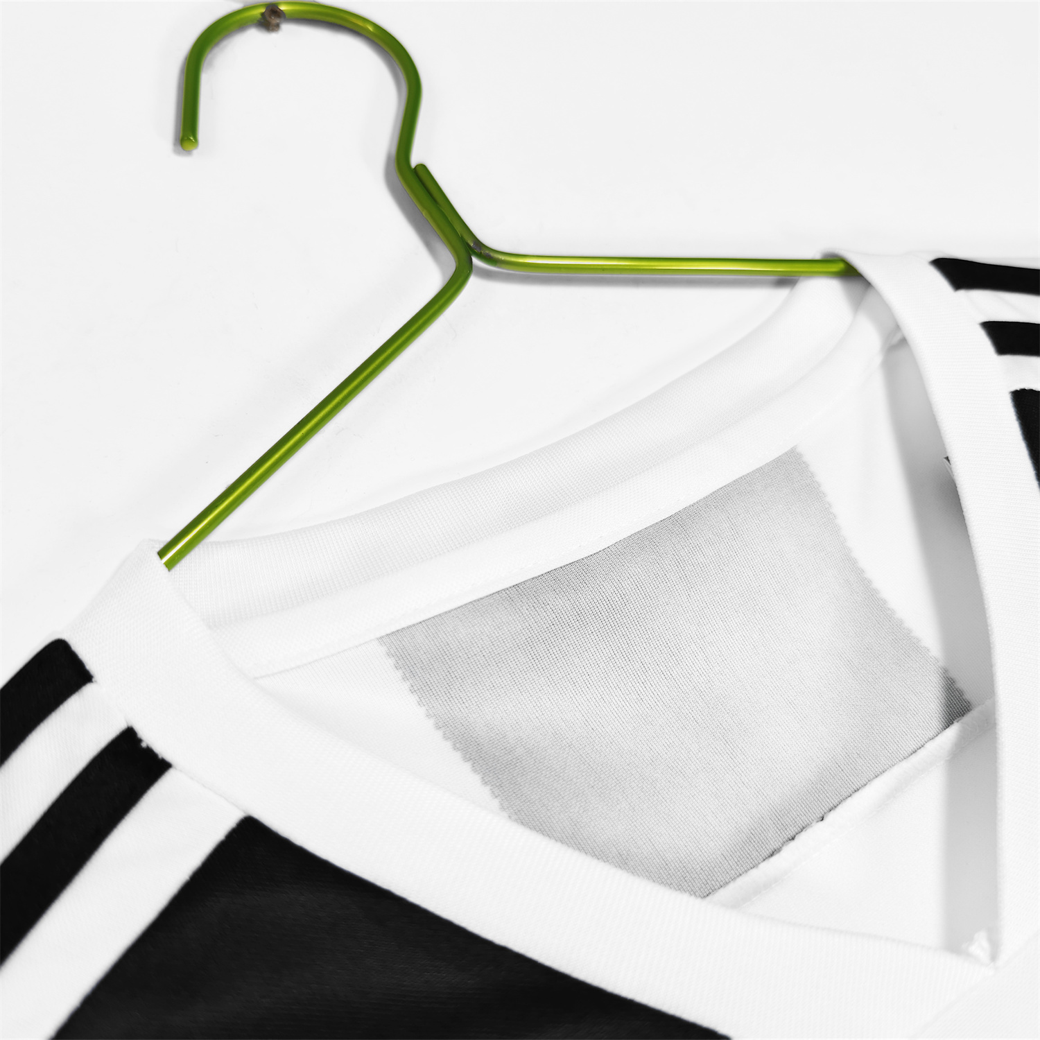 AlphaJersey-Retro Juventus 2018-19 Home Jersey - Fans Version