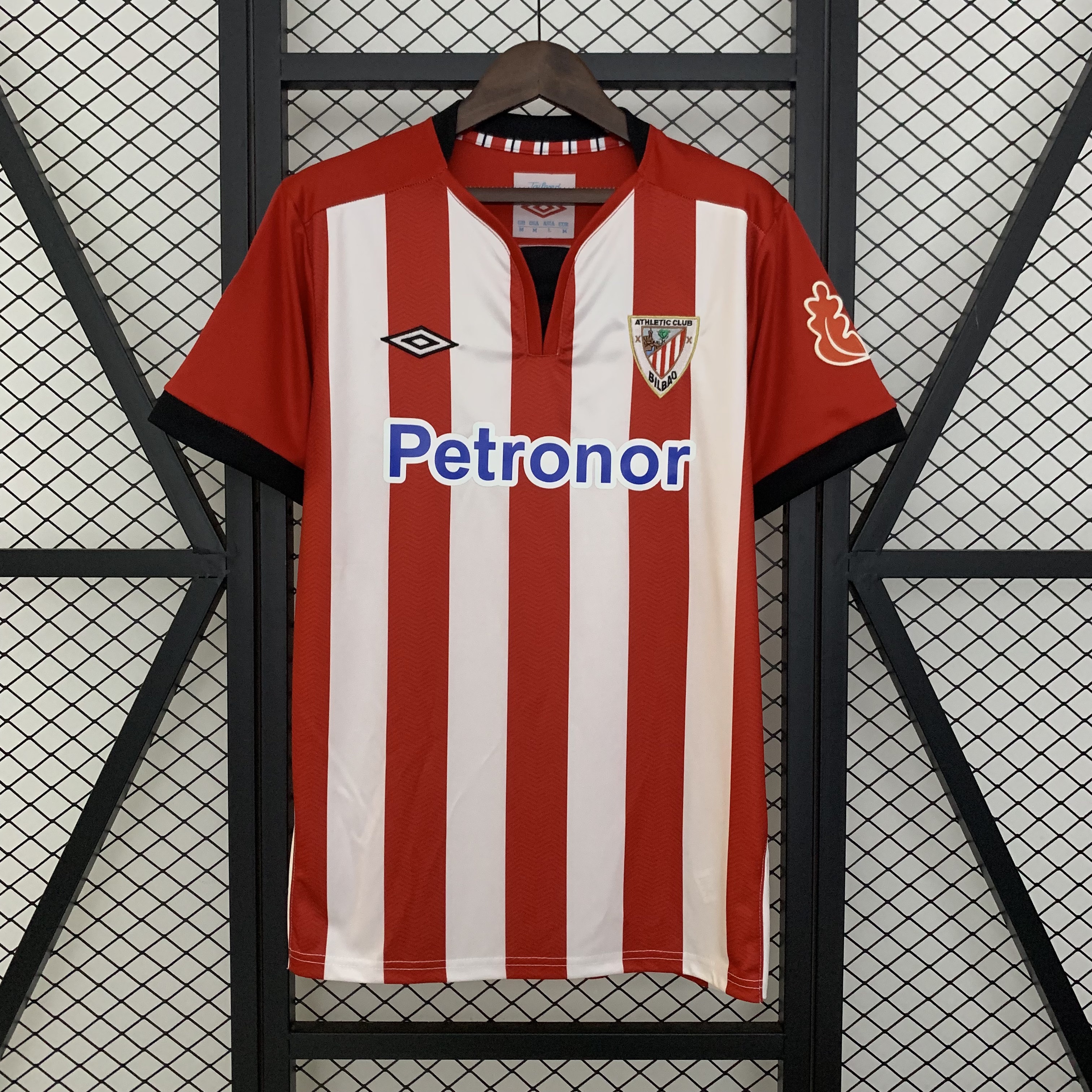 AlphaJersey-Retro Athletic Bilbao 2011-12 Home Jersey