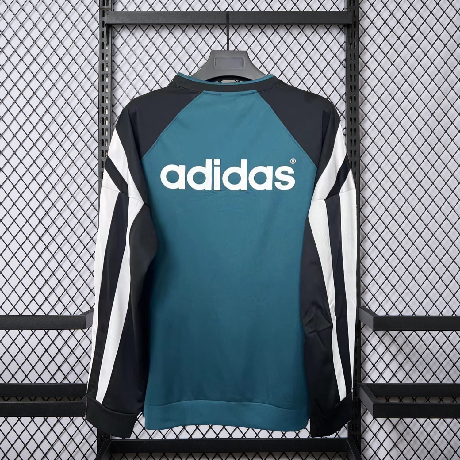 AlphaJersey-Retro Liver.pool 1995-96 Green And Black Training Unisex Pullover Hoodie