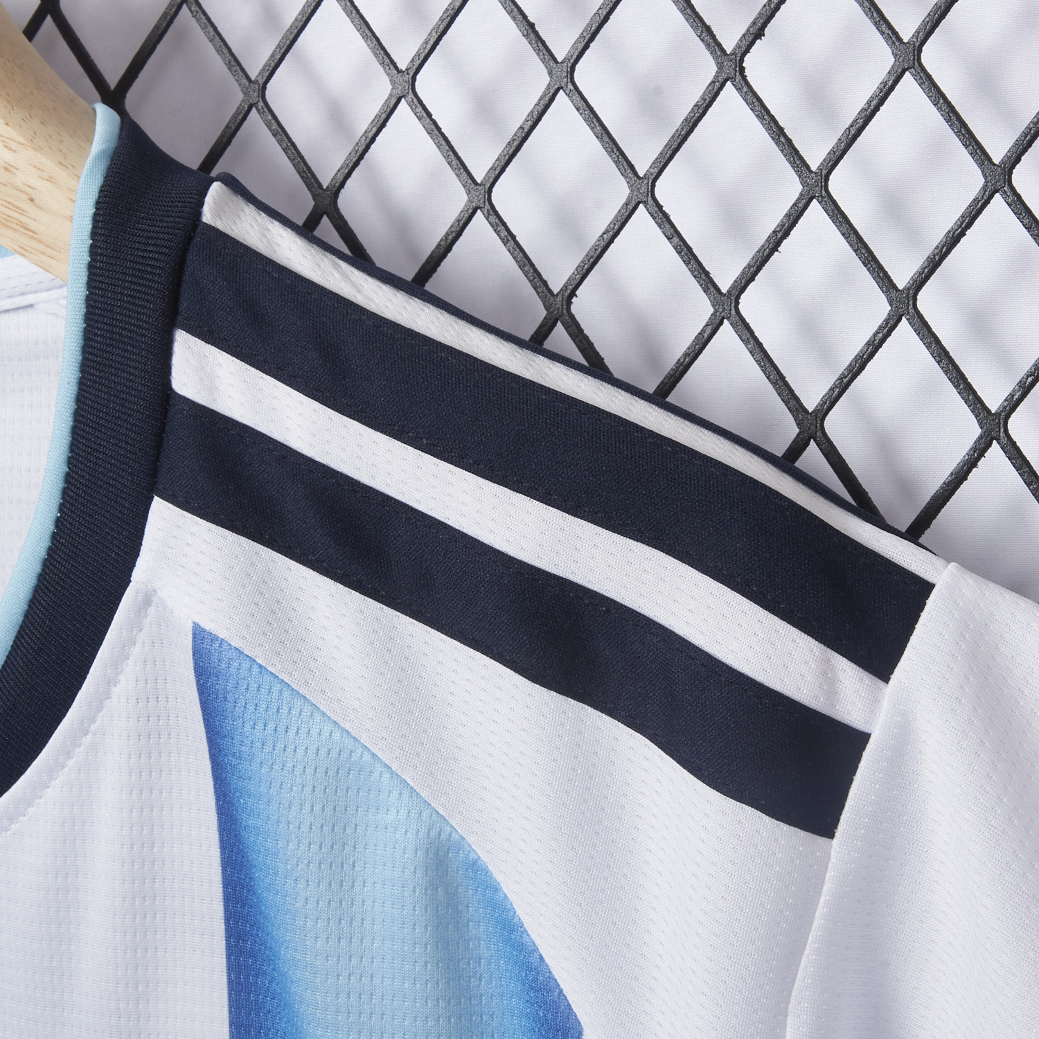 AlphaJersey-Women's Argentina 2026 Home Cropped Jersey