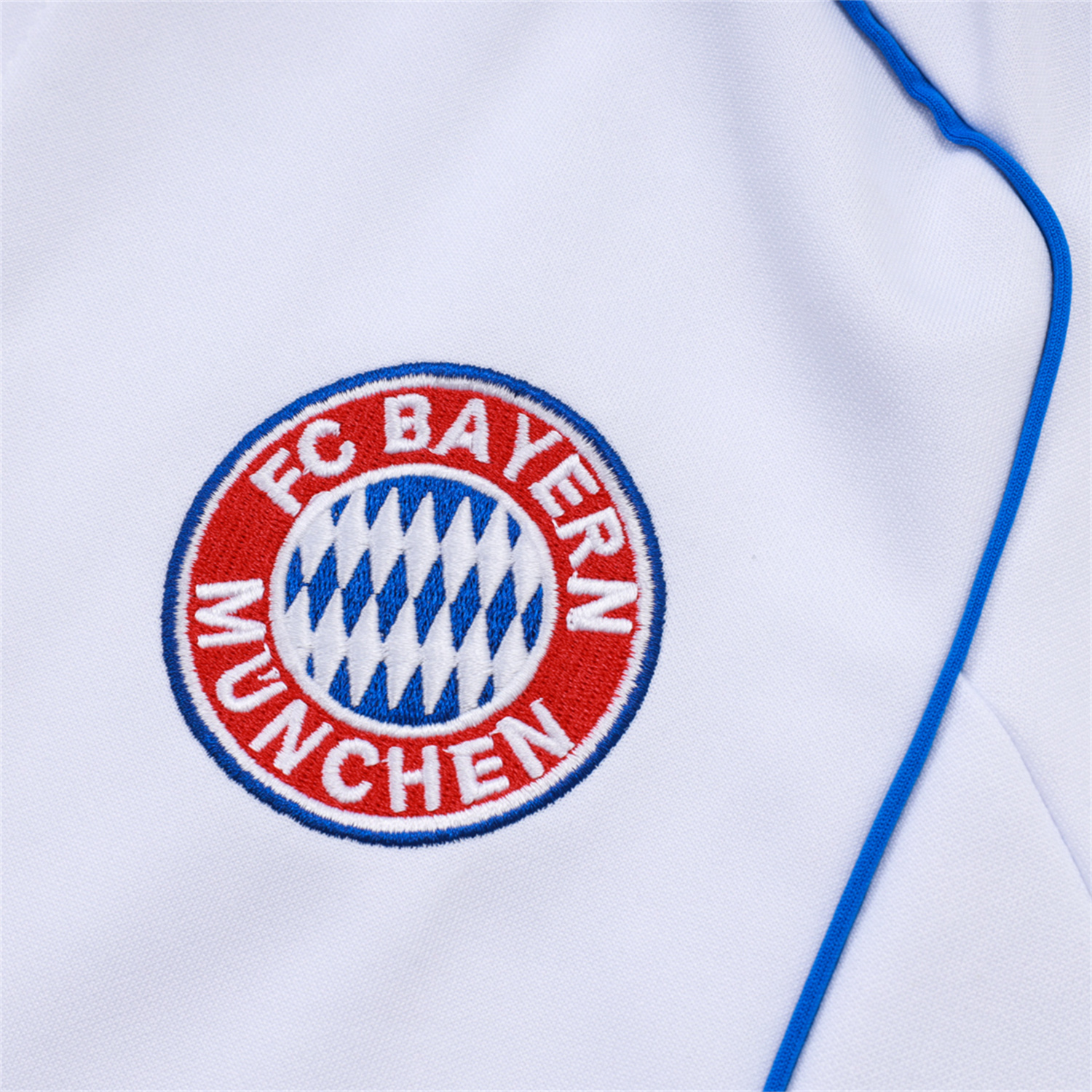 AlphaJersey-Bayern Munich 25-26 Jacket Training Tracksuit - White Throwback Jackets & Grey Pants