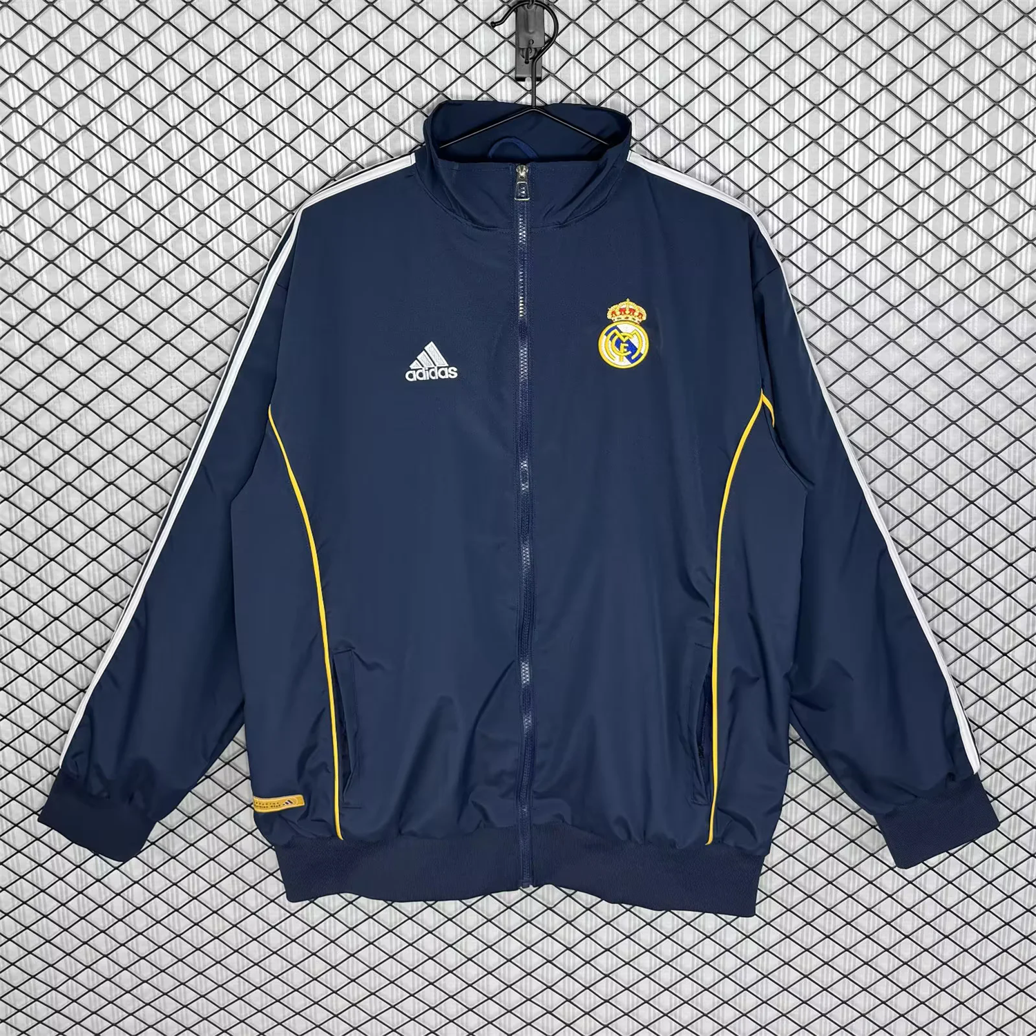 AlphaJersey-Retro Real Madrid 1998-99 Third Windbreaker Jacket - Blue