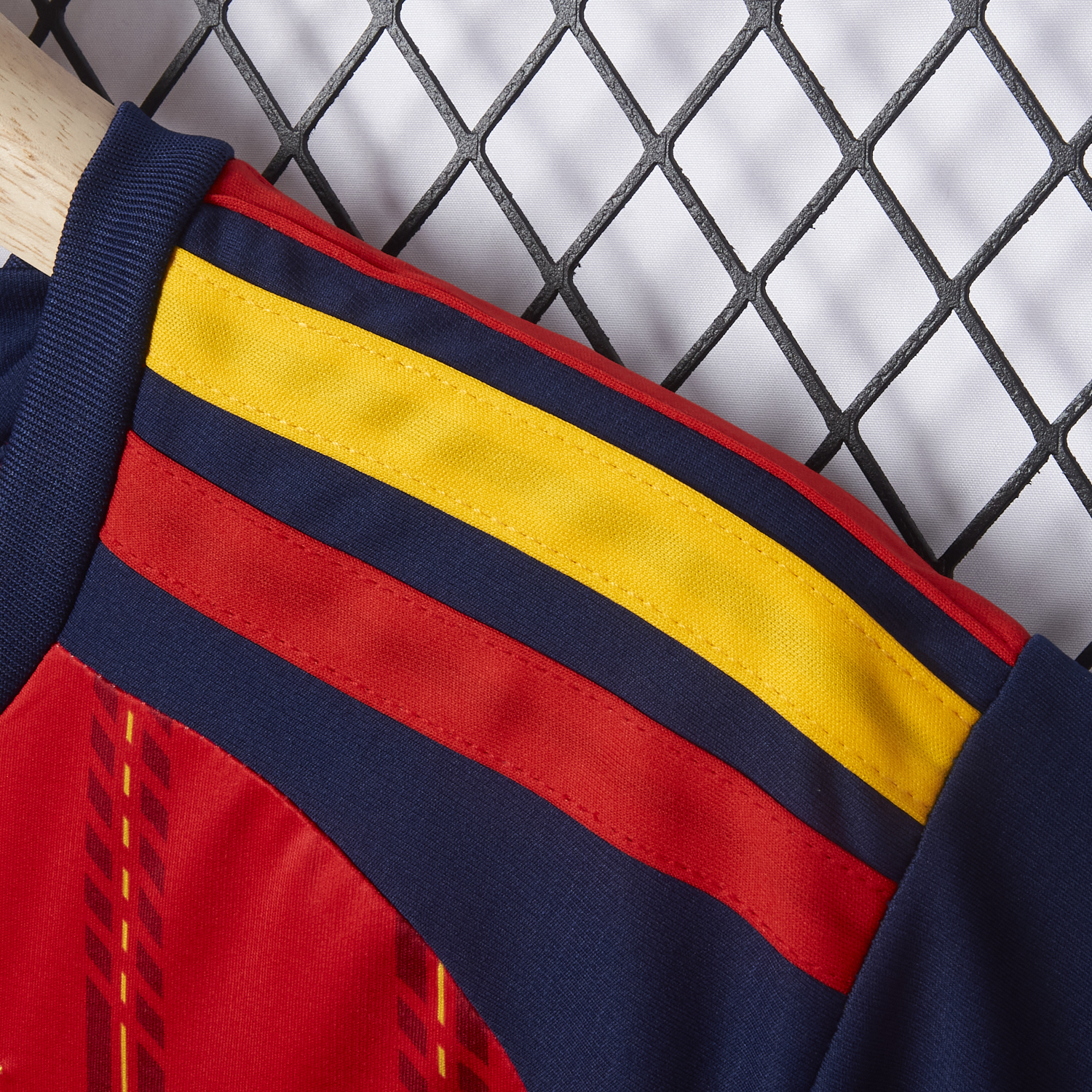 AlphaJersey-Women's Spain 2026 Home Cropped Jersey