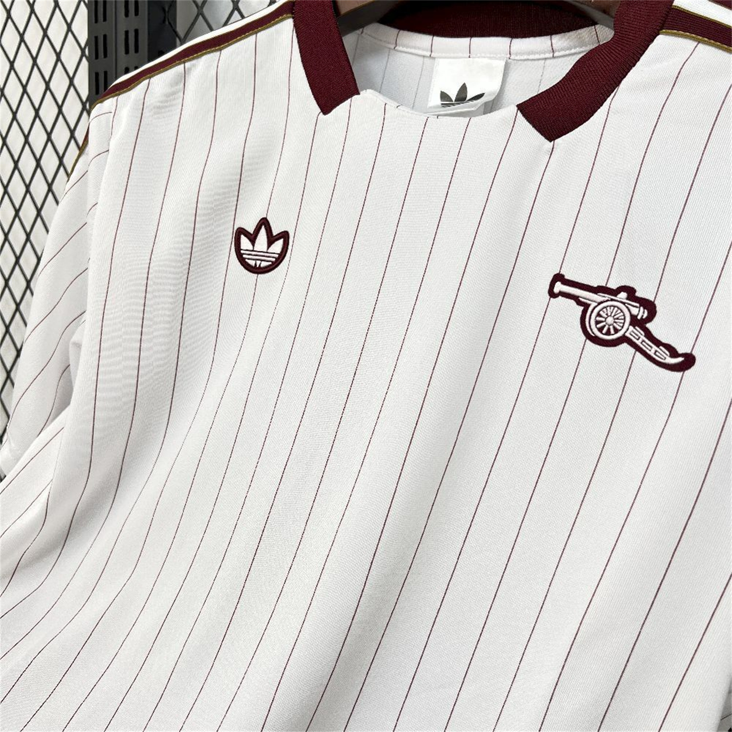 AlphaJersey-Arsenal 25-26 Trefoil Red Lines White Travel Jersey - Fans Version