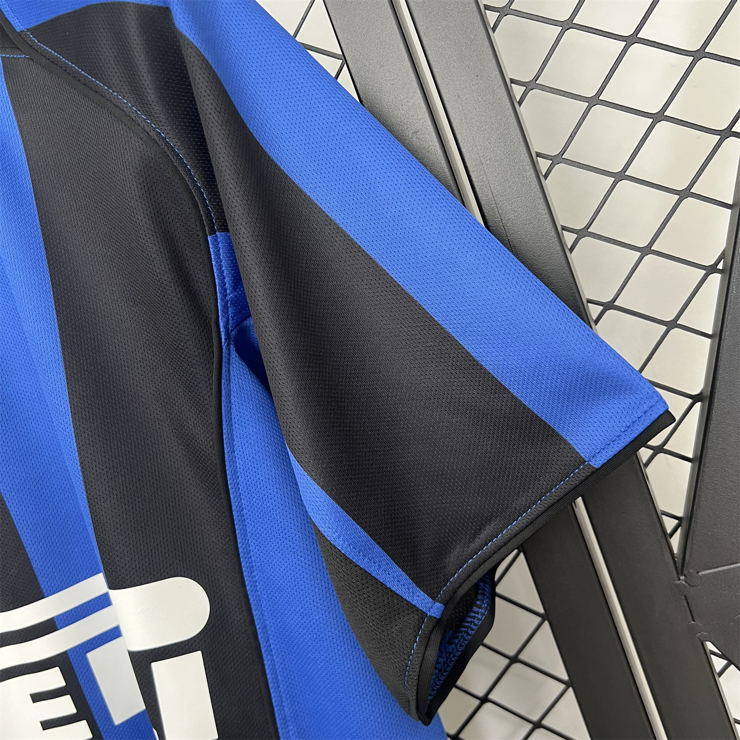 AlphaJersey-Retro Inter Milan 2004-05 Home Jersey