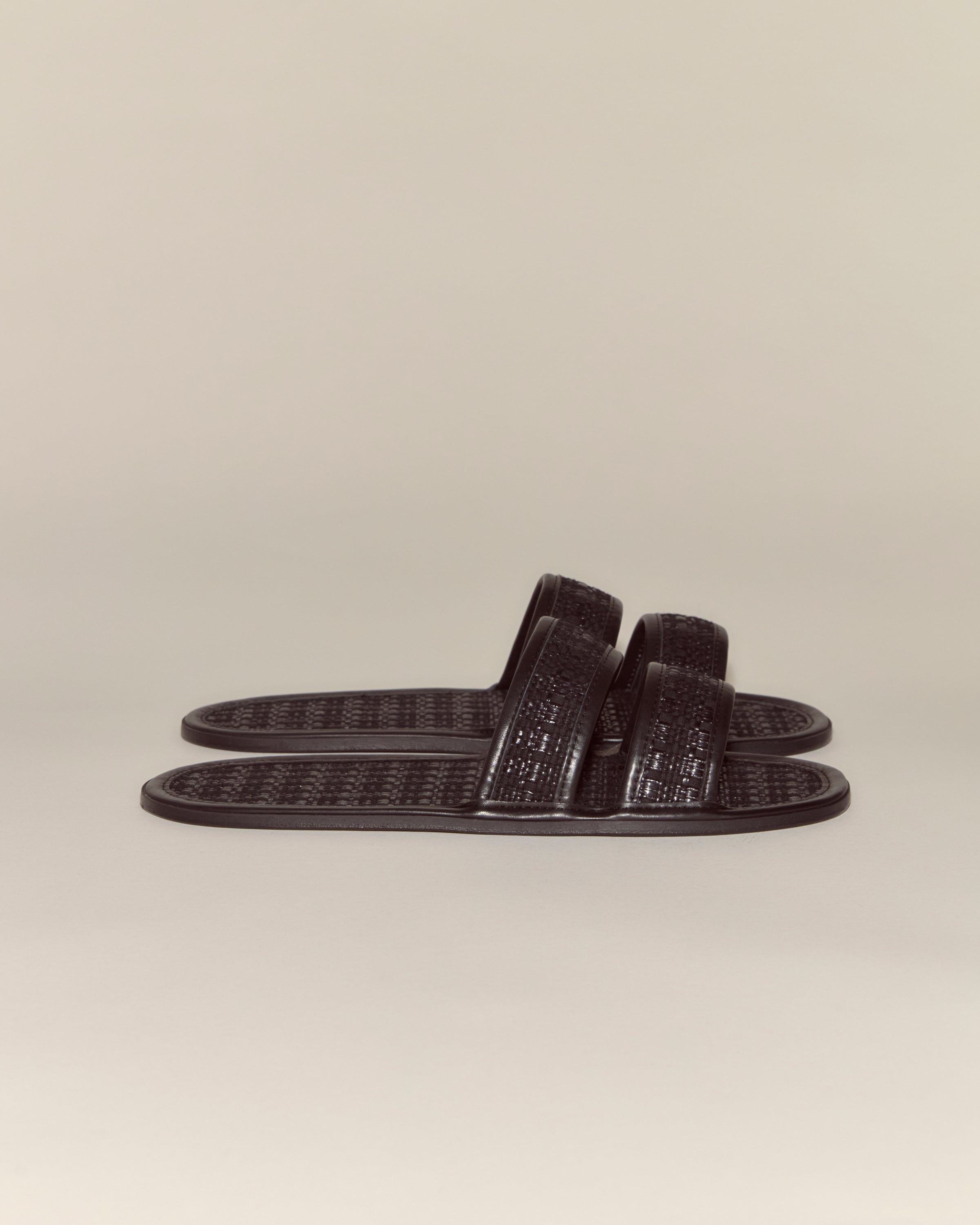 Solid Summer Slides | Modern Menswear by yycbvcnbmmnbm