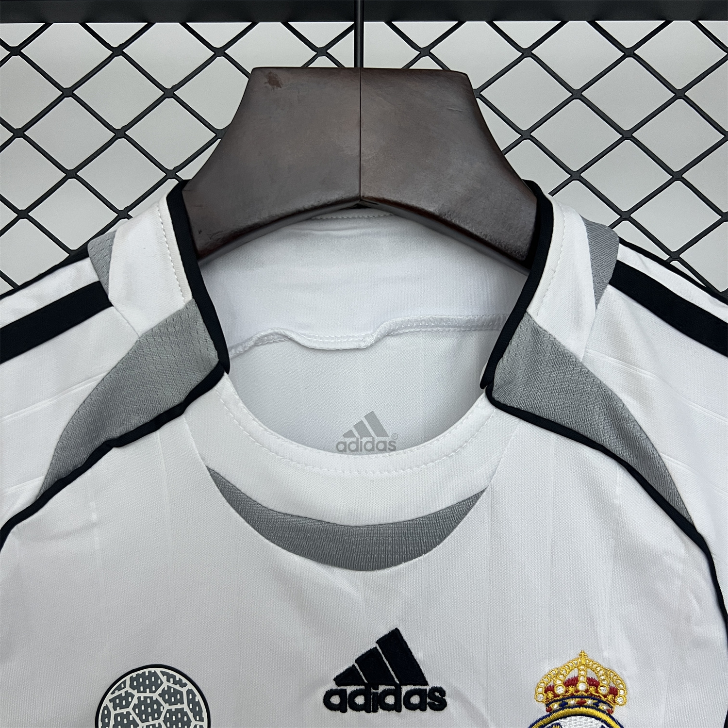 AlphaJersey-Retro Real Madrid 2006-07 Home Kids Kit