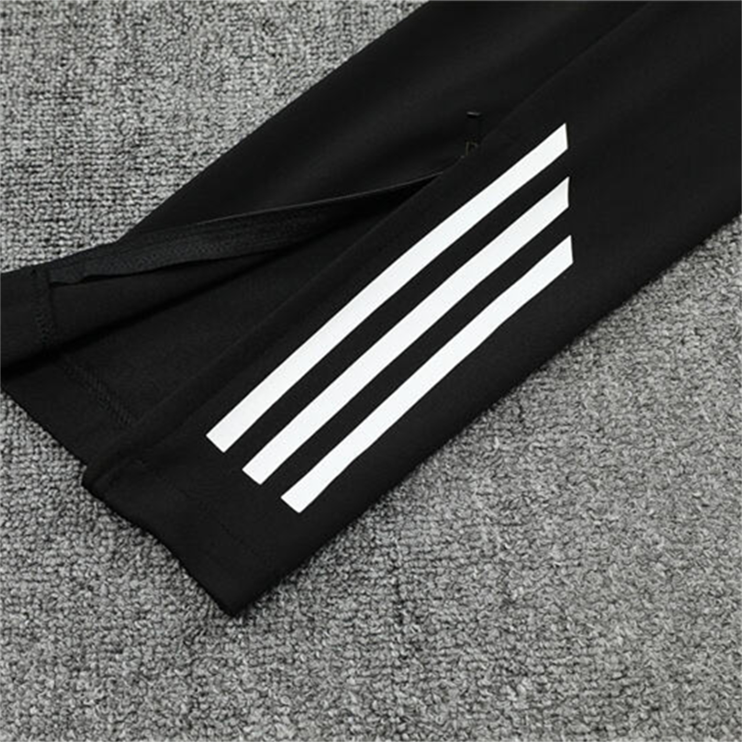 AlphaJersey-Manchester United 25-26 Kids Long Sleeve Training Set - White Top & Black Pants