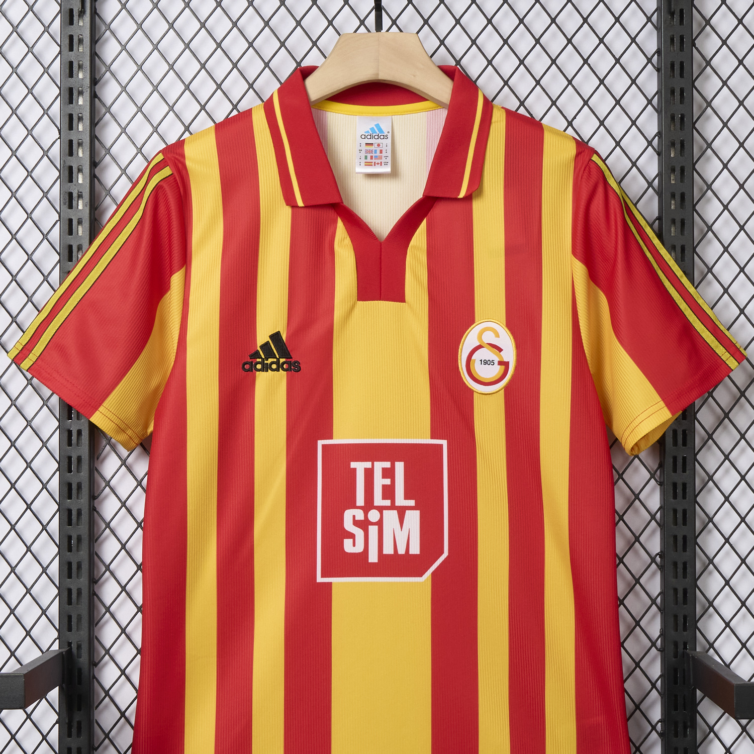 AlphaJersey-Retro Galatasaray 2000-01 Home Jersey