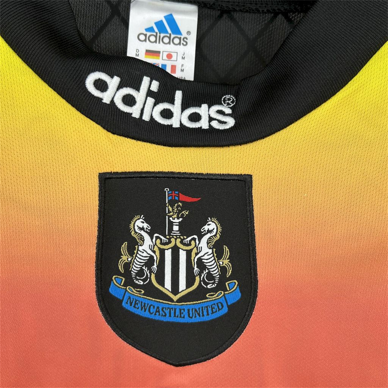 AlphaJersey-Retro Newcastle United 1996-97 Long Sleeves Goalkeeper Jersey
