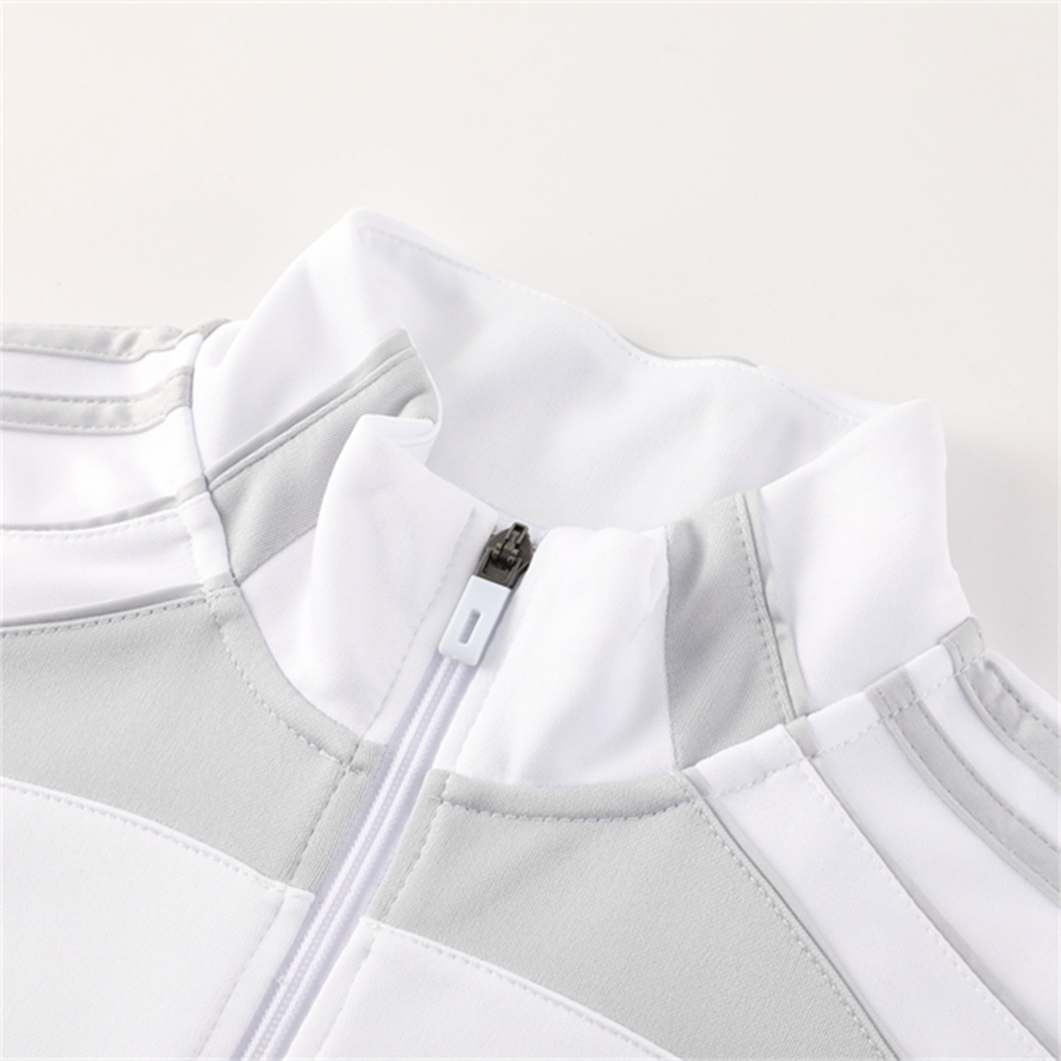 AlphaJersey-Real Madrid 25-26 Jacket Training Tracksuit - White Jackets & Light Grey Pants