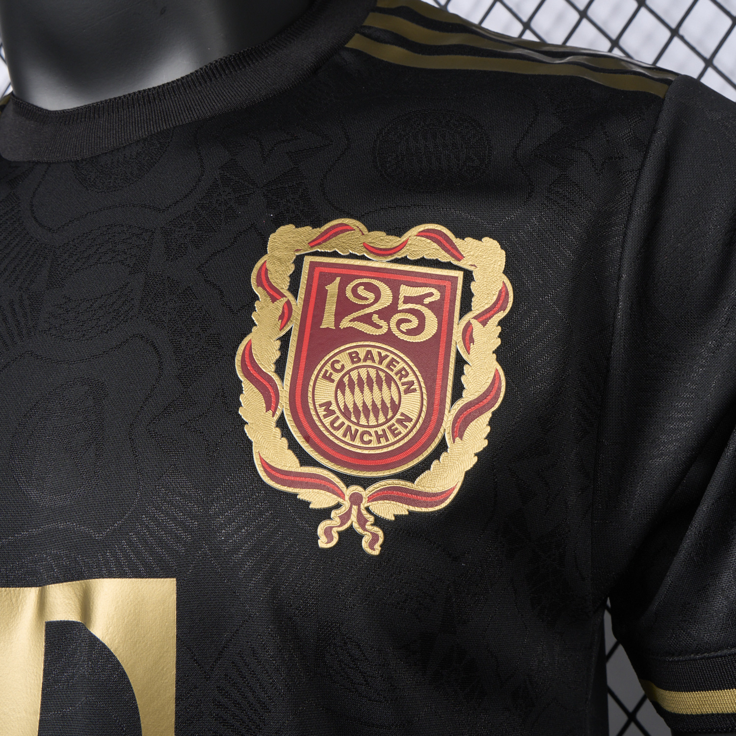 AlphaJersey-Bayern Munich 2025 Black 125th Anniversary Jersey - Player Version