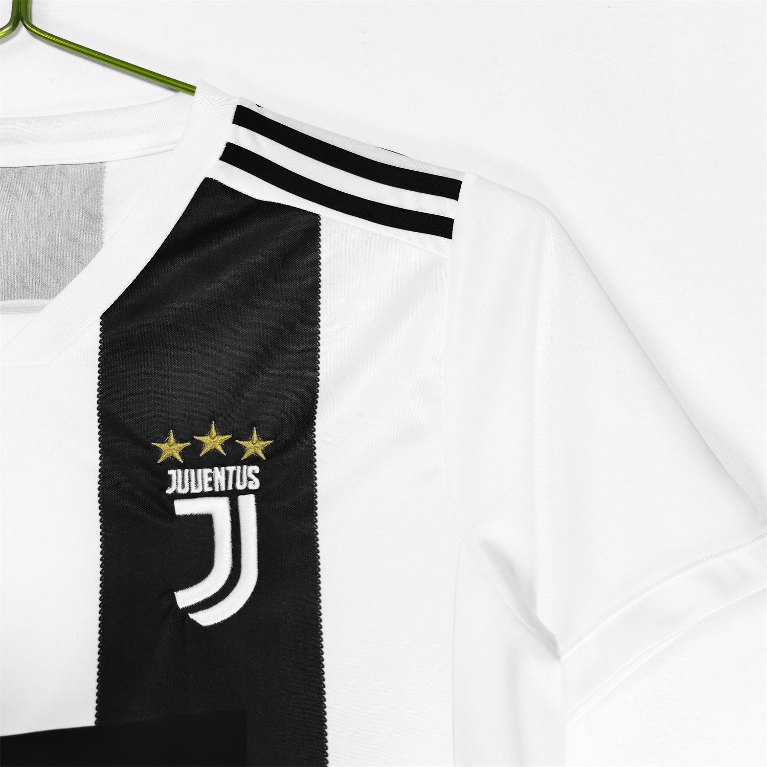 AlphaJersey-Retro Juventus 2018-19 Home Jersey - Fans Version