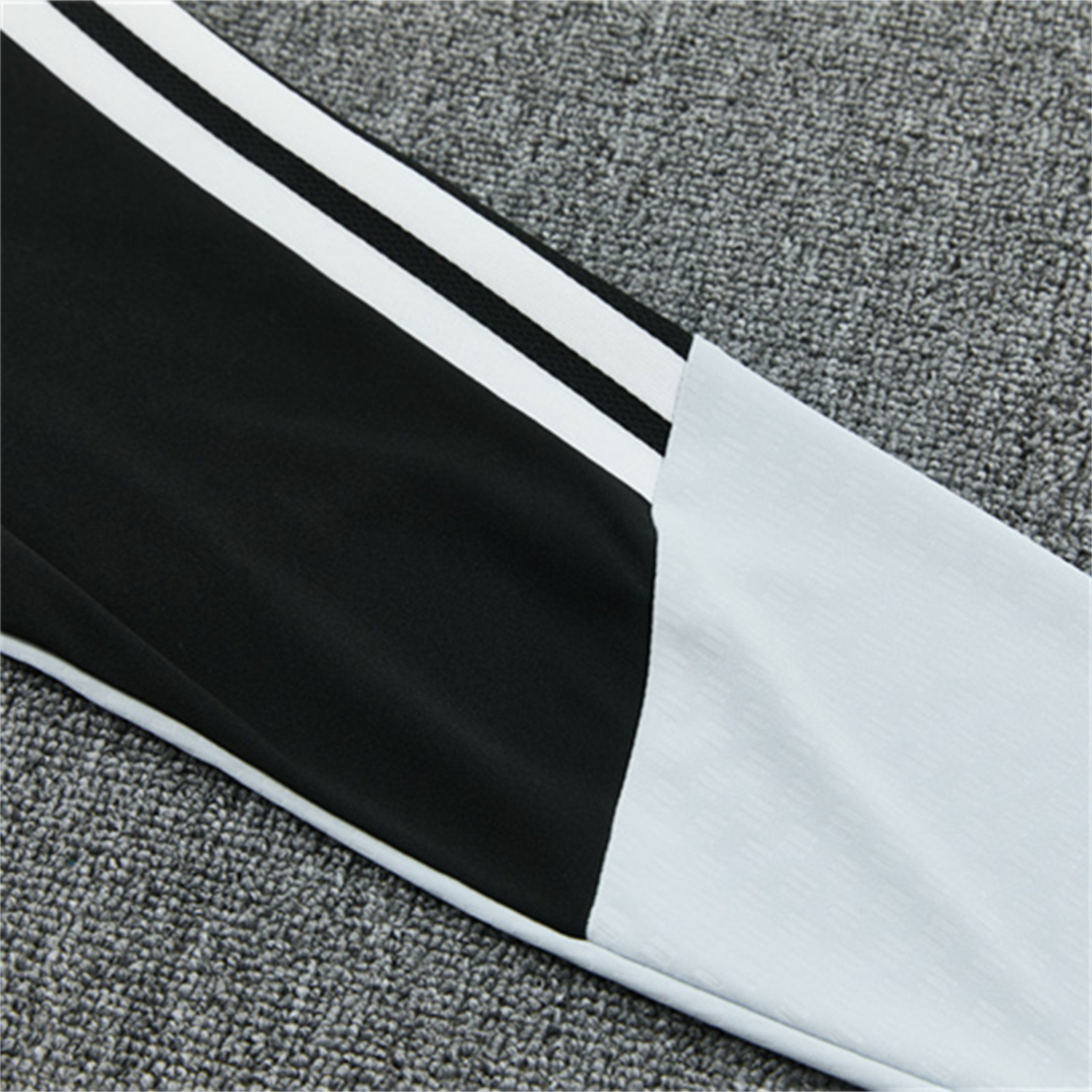 AlphaJersey-Spain 2026 Long Sleeve Training Set - Black Top & Black Pants