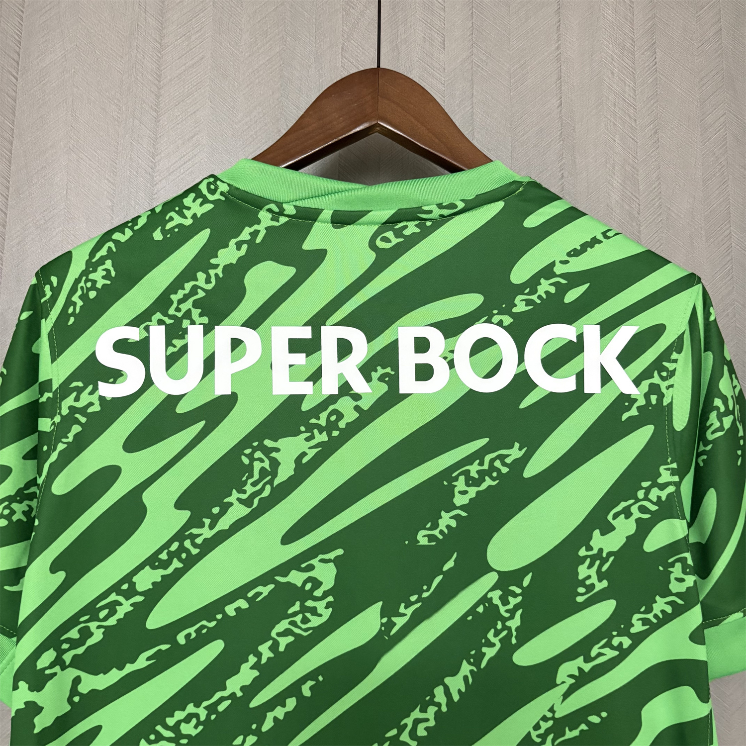 AlphaJersey-Sporting CP 25-26 Green Goalkeeper Jersey - Fans Version