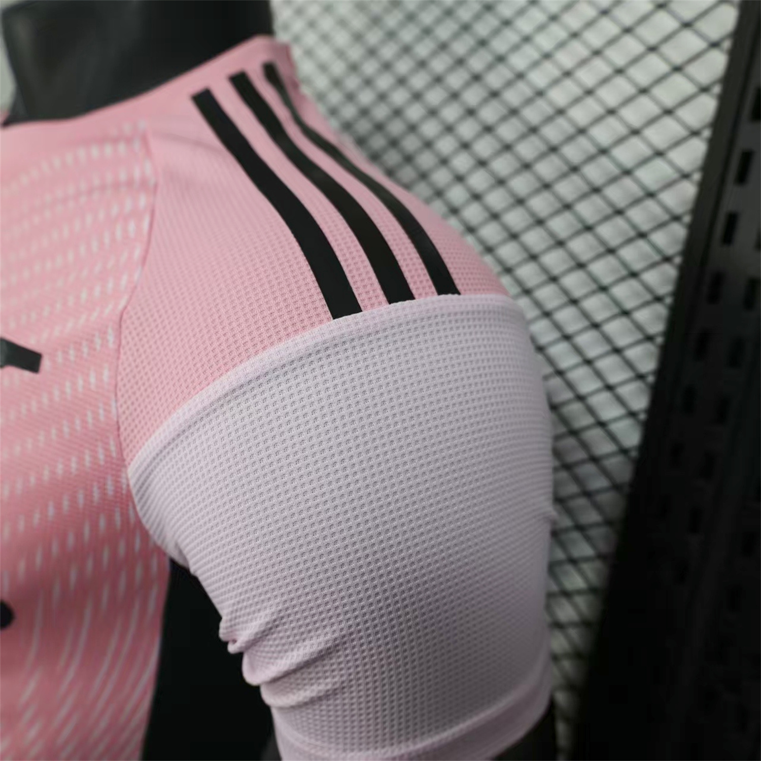 AlphaJersey-Arsenal 25-26 Pre-Match Training Pink Jersey - Player Version