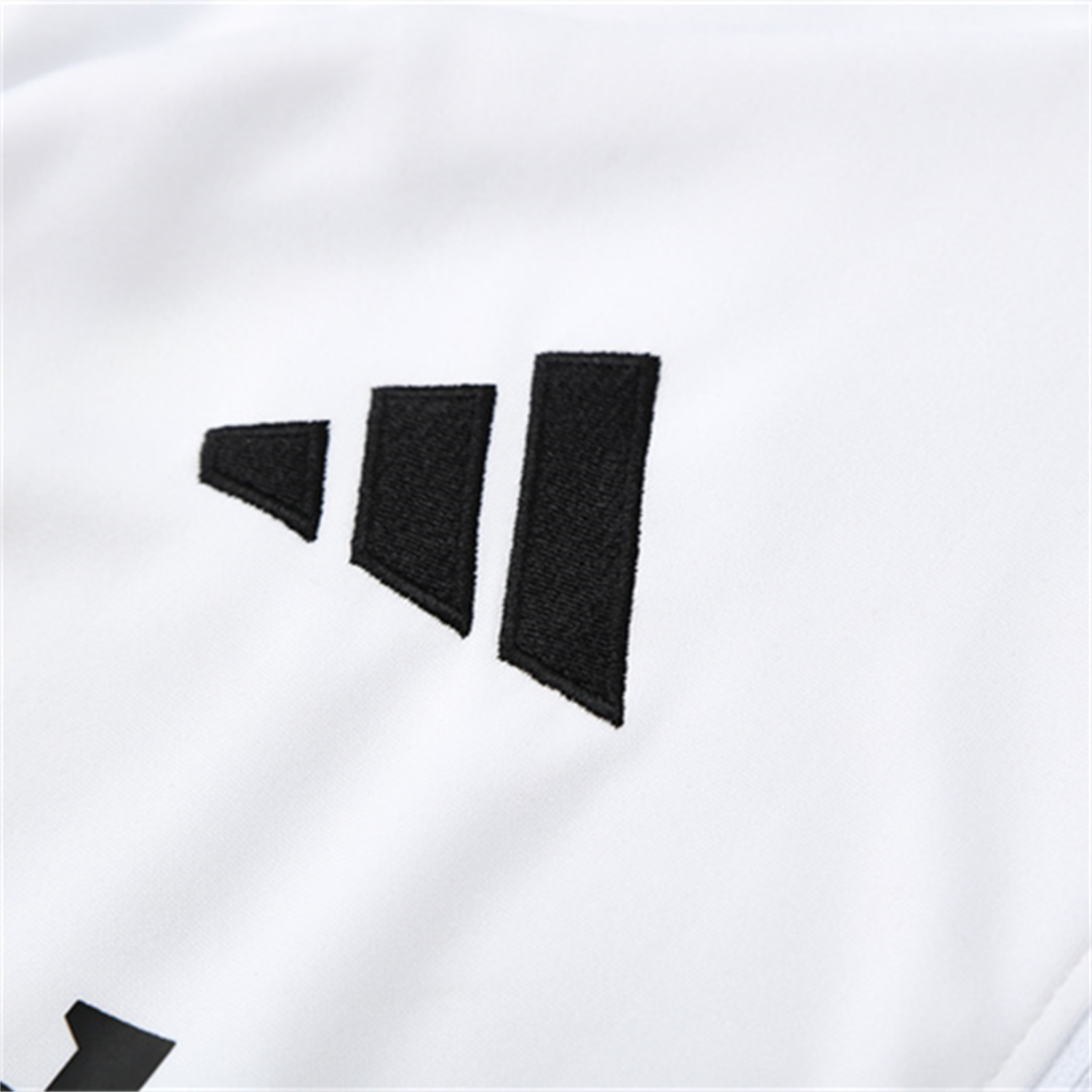 AlphaJersey-Manchester United 25-26 Long Sleeves Training Set - White Top & Black Pants