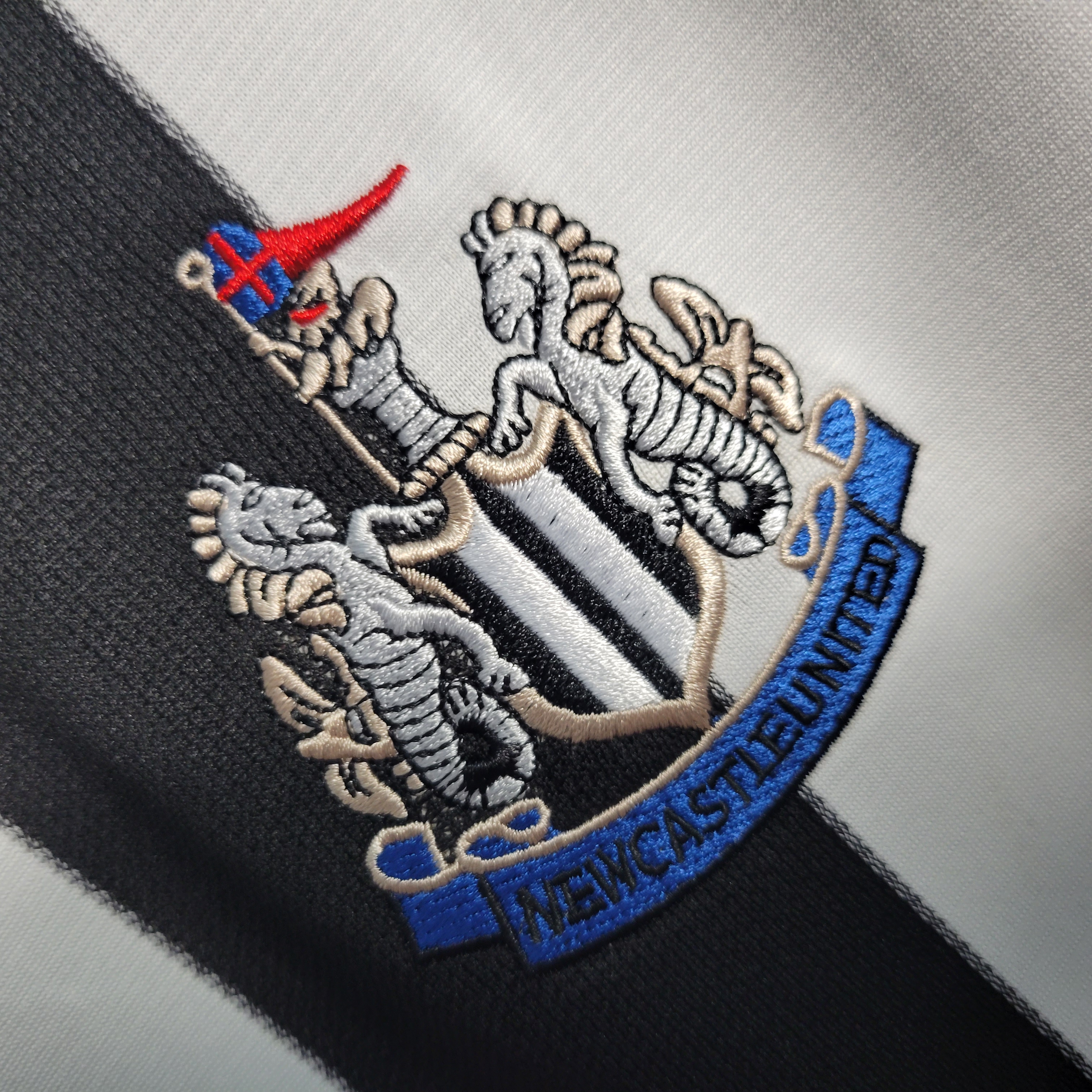 AlphaJersey-Retro Newcastle United 1995-97 Home Stadium Jersey