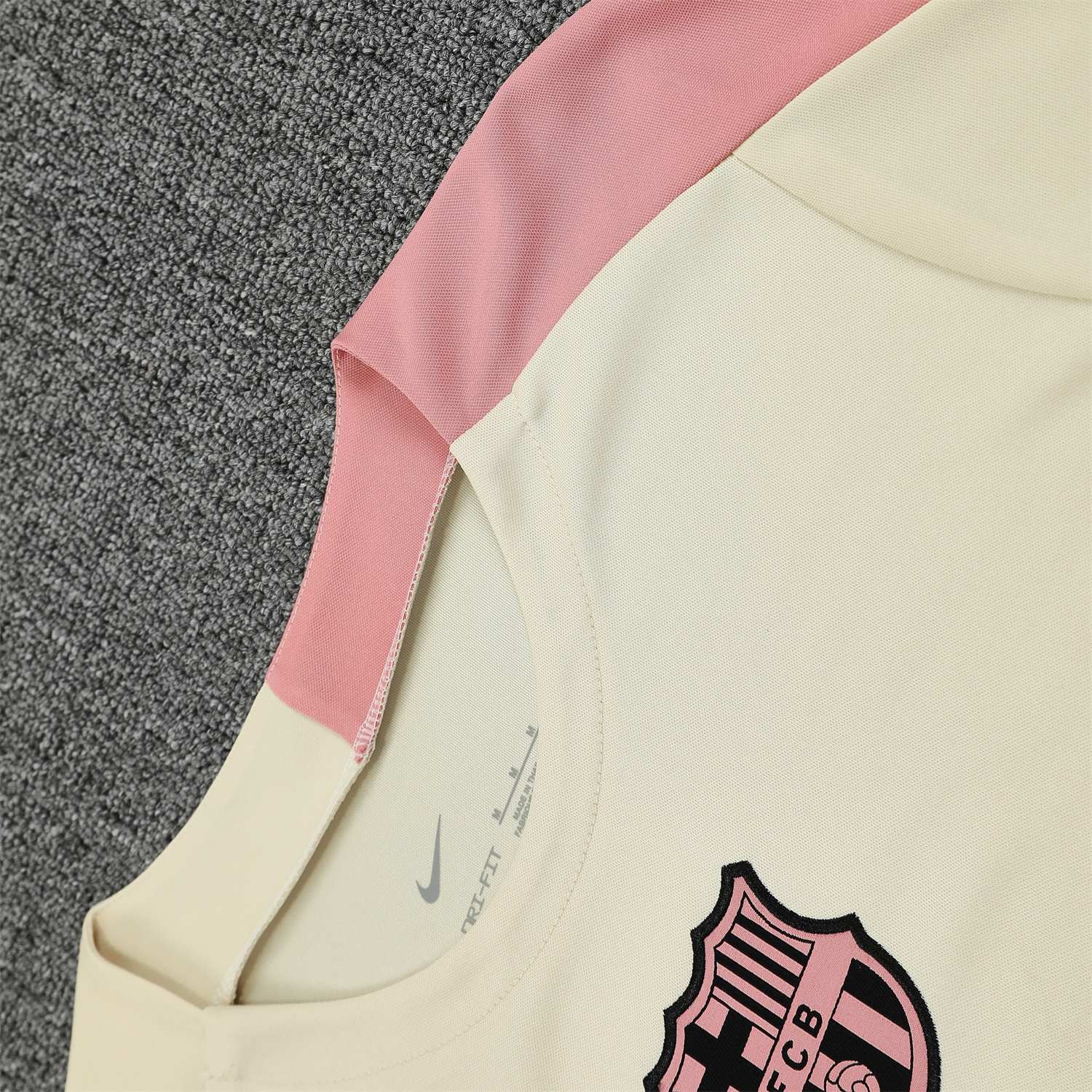 AlphaJersey-Barcelona 25-26 Short-Sleeve Training Set - Cream Top & Deep Blue Shorts