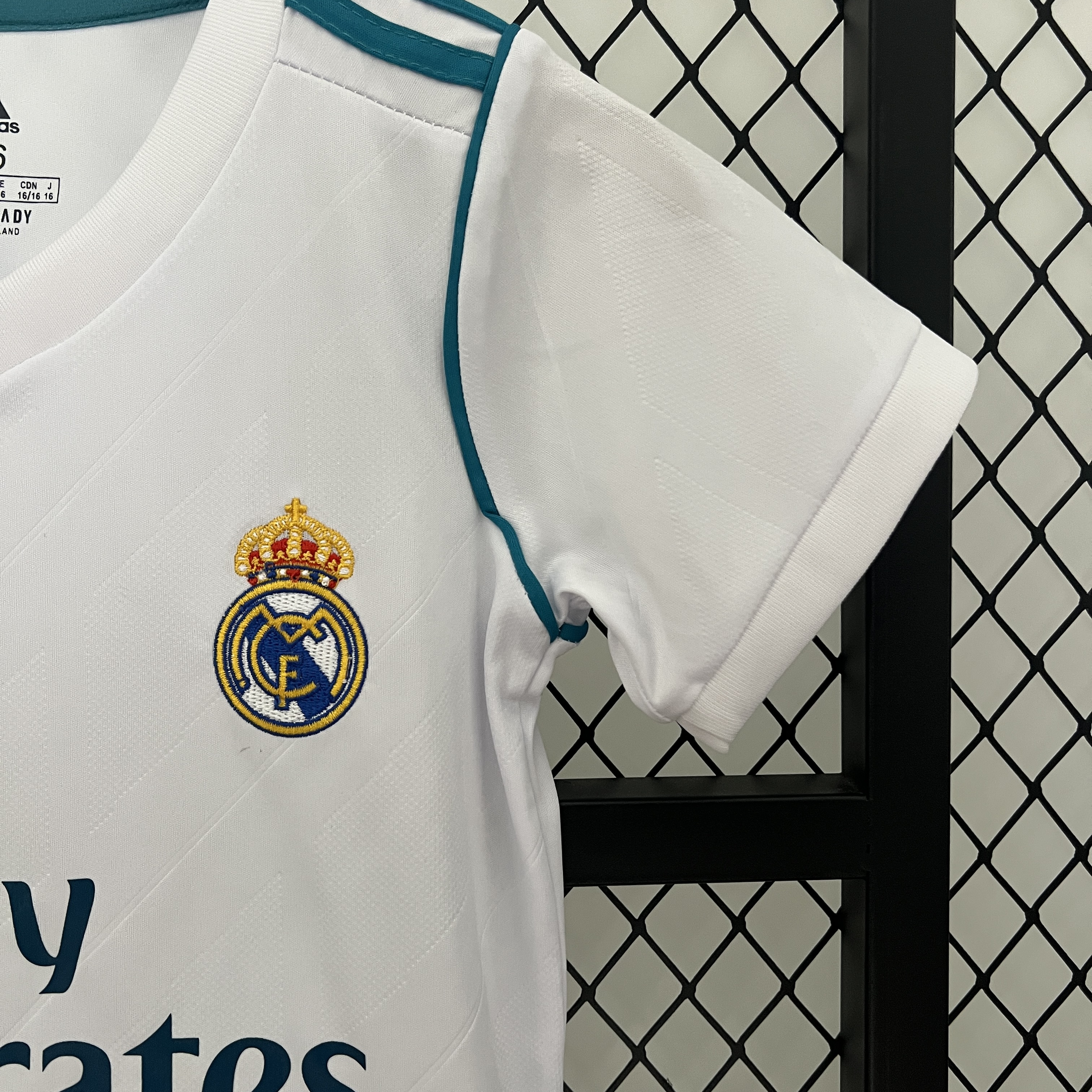 AlphaJersey-Retro Real Madrid 17-18 Home Stadium Kids Kit