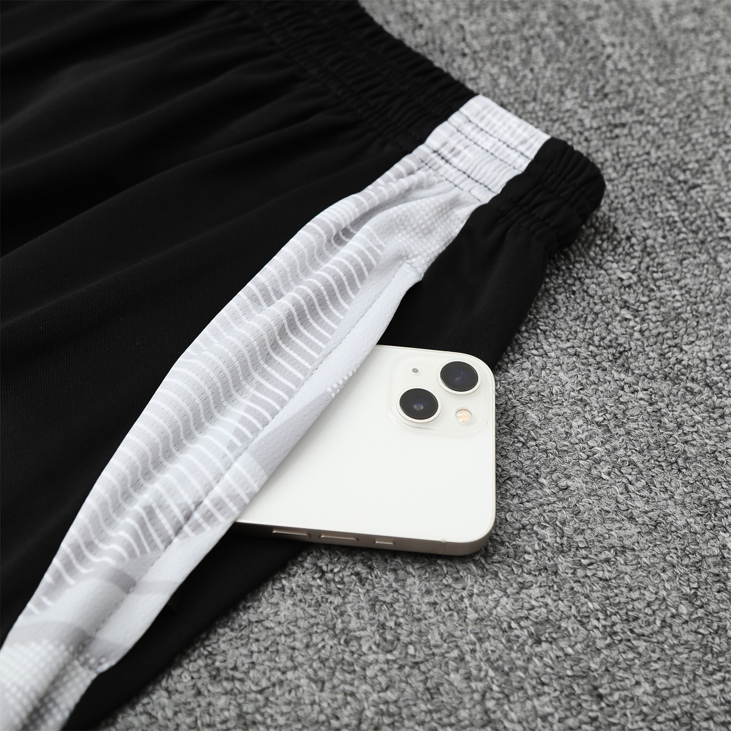 AlphaJersey-Real Madrid 25-26 Short-Sleeve Training Set - Pink-Black Dragon Top & Black-White Shorts