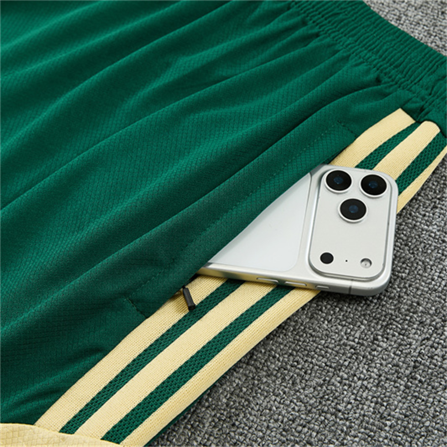 AlphaJersey-Real Madrid 26-27 Kids Short-Sleeve Training Set - Green Camouflage Top & Green Shorts
