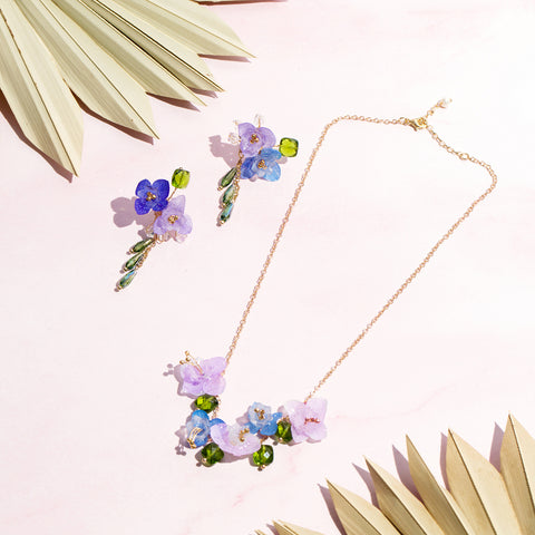 hydrangea necklace with natural freshwater pearls