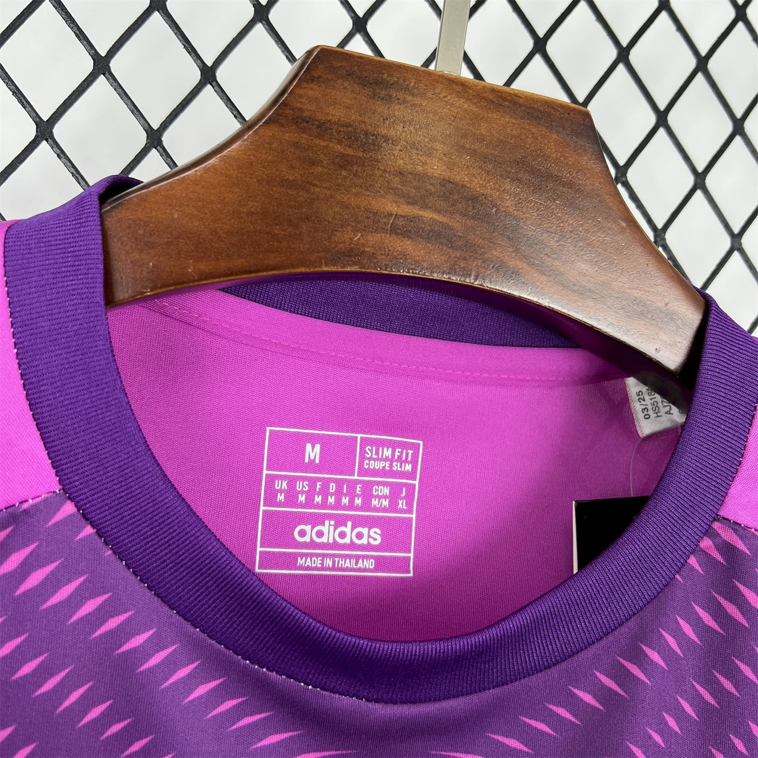 AlphaJersey-Bayern Munich 25-26 Purple Goalkeeper Jersey - Fans Version