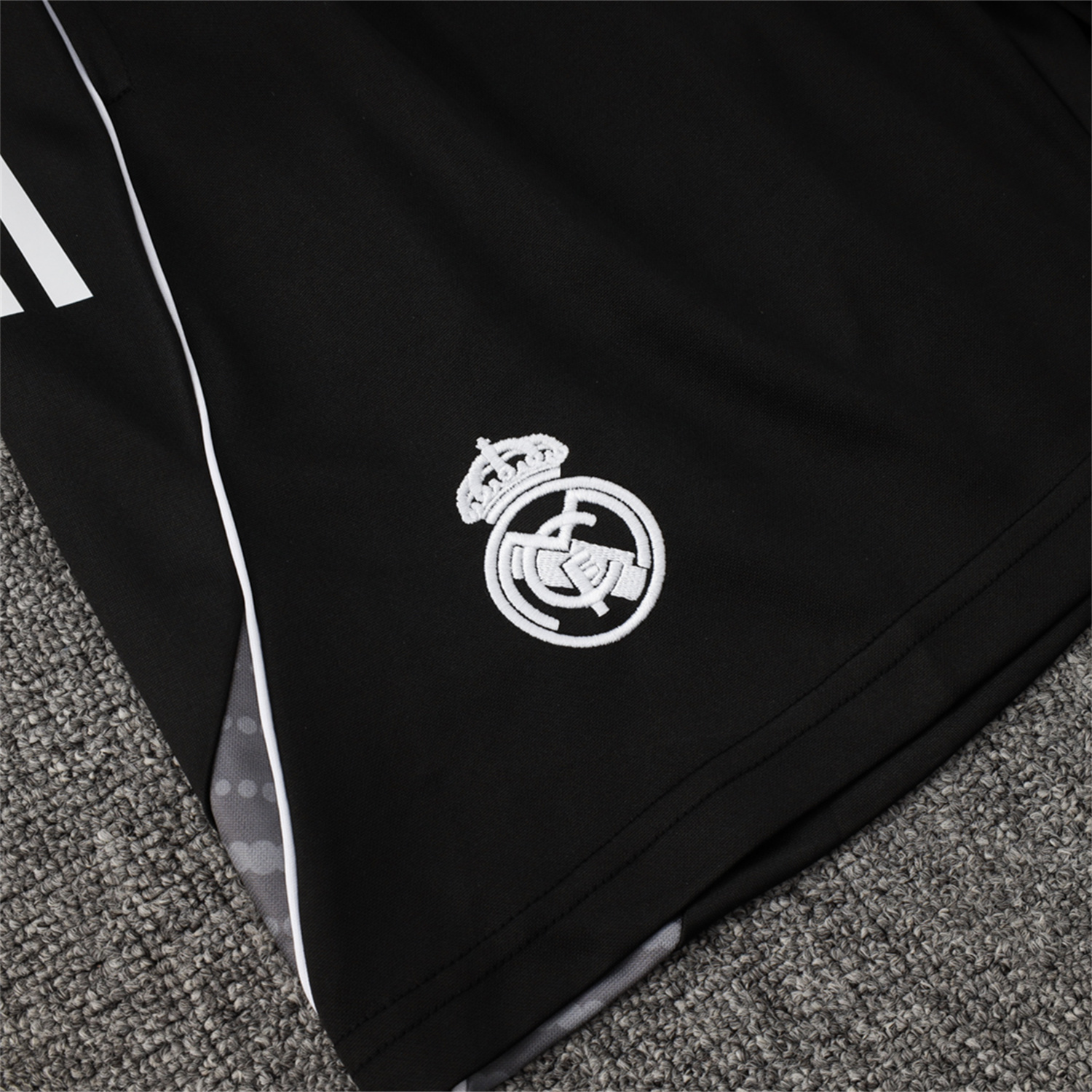 AlphaJersey-Real Madrid 25-26 Vest Training Set - Black Vest and Black Shorts