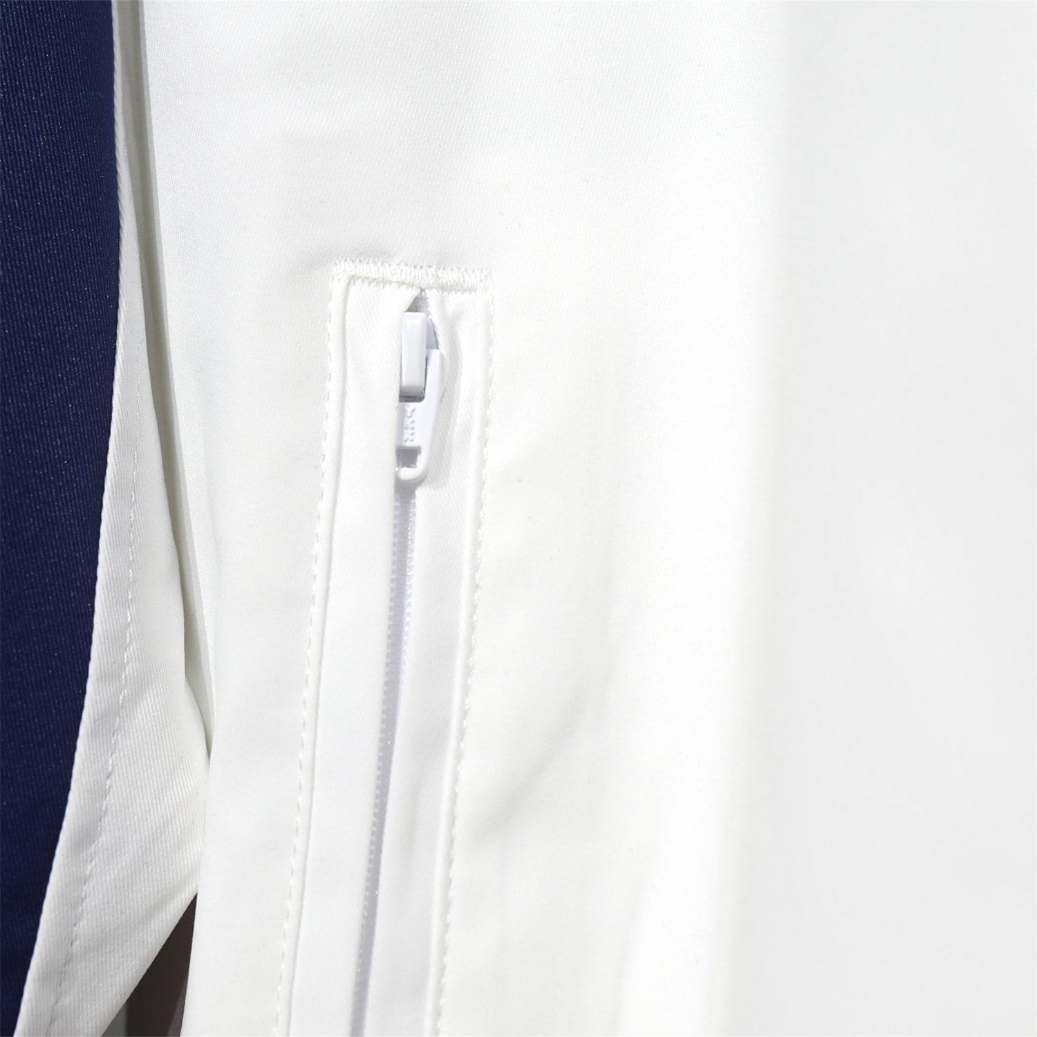 AlphaJersey-Paris Saint-Germain PSG 25-26 Throwback Windbreaker Jacket - White