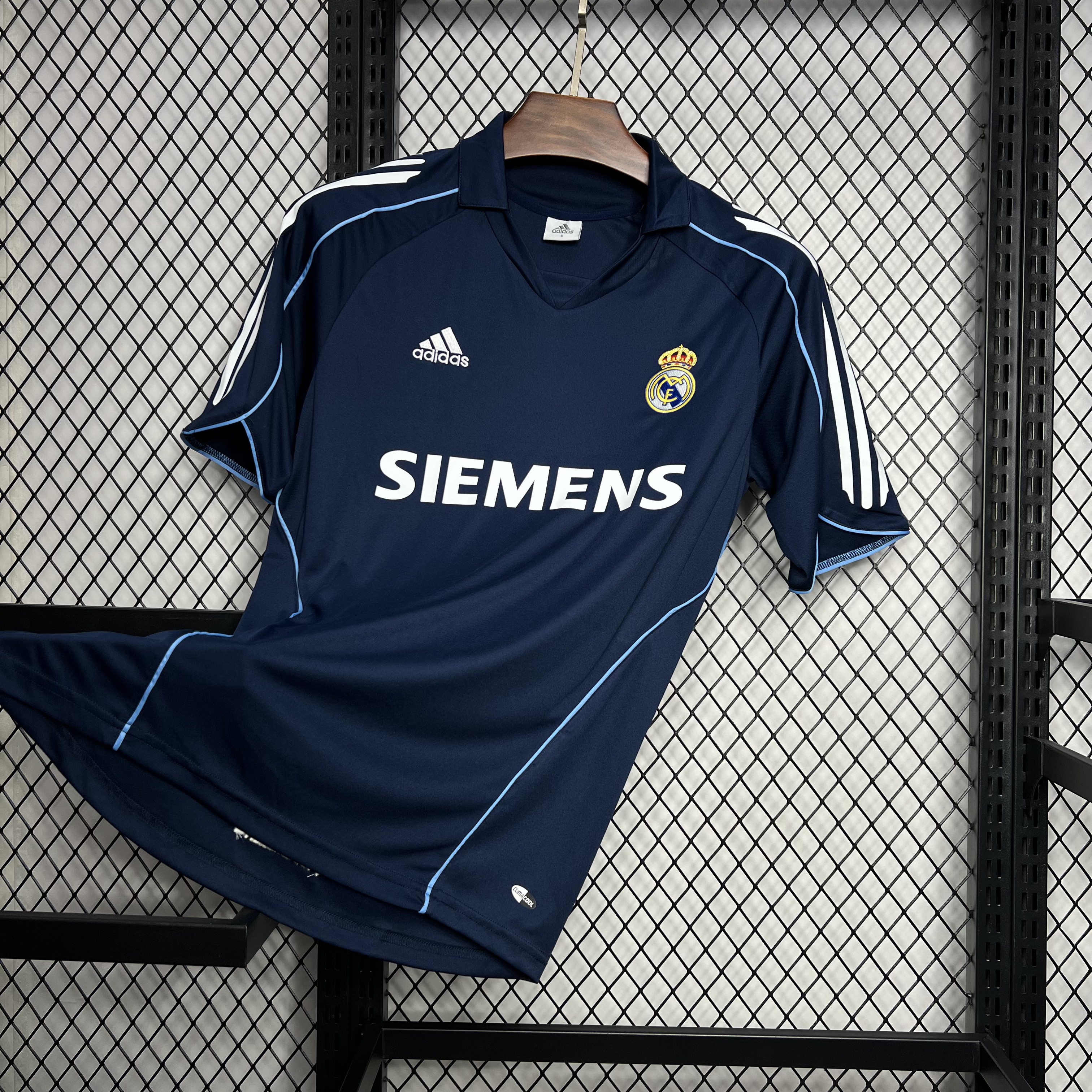 AlphaJersey-Retro Real Madrid 05-06 Away Jersey