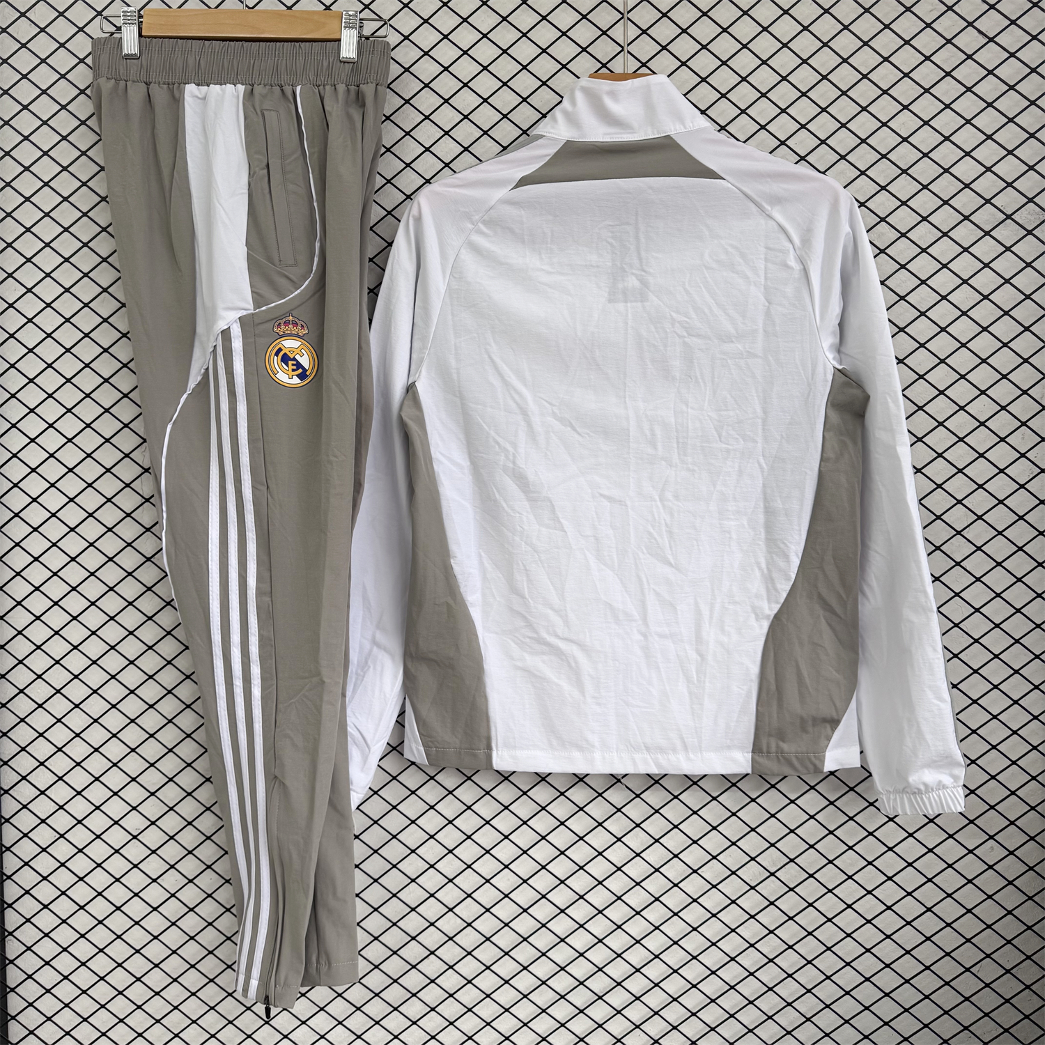 AlphaJersey-Real Madrid 25-26 Windbreaker Training Set - White With Grey Top and Grey Pants