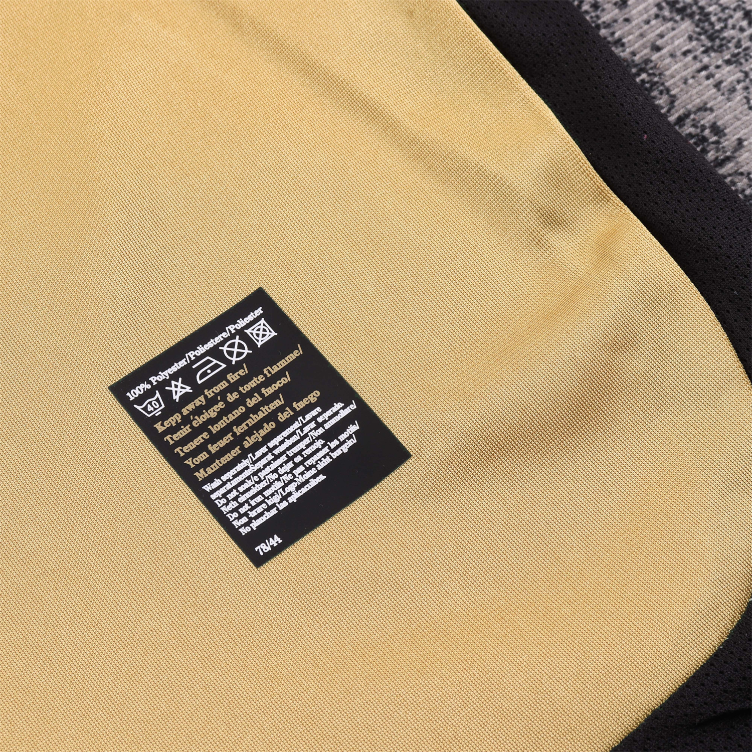 AlphaJersey-Retro Manchester United 2001-02 100th Centery Kids Kit - Yellow