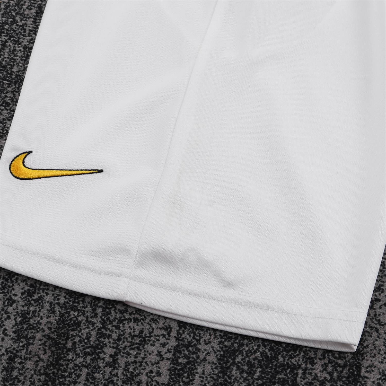AlphaJersey-Retro Juventus 2004-05 Home Kids Kit