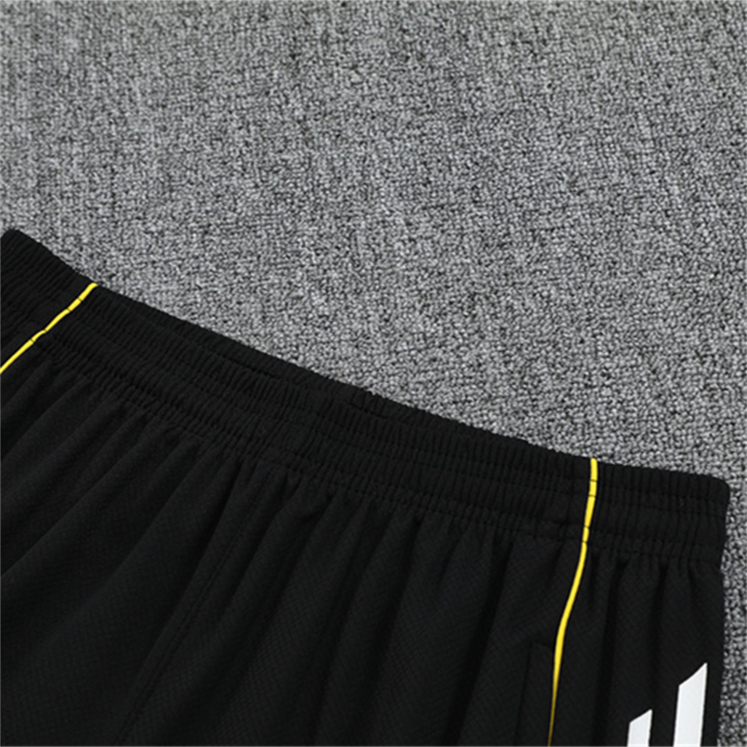AlphaJersey-Real Madrid 25-26 Kids Short-Sleeve Training Set - Yellow Line Black Top and Black Shorts
