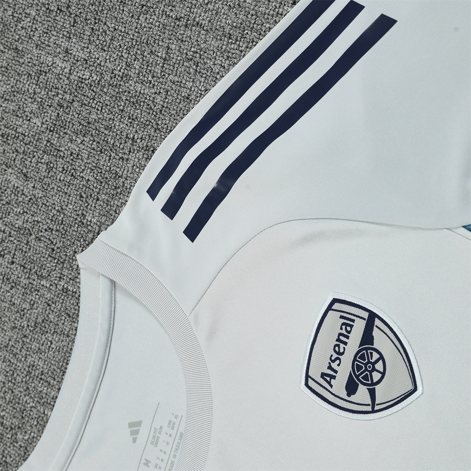 AlphaJersey-Arsenal 25-26 Short-Sleeve Training Set - Grey Top & Deep Blue Shorts