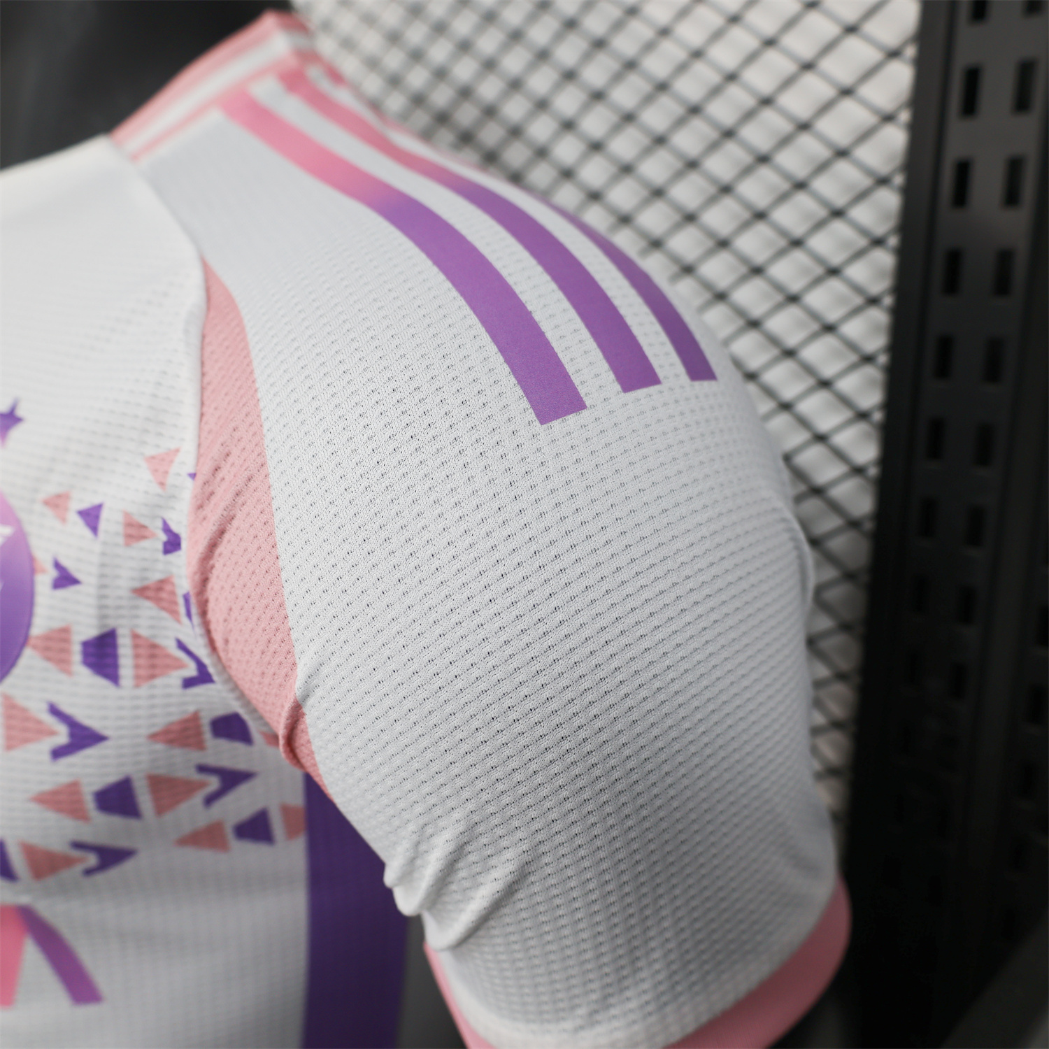 AlphaJersey-Algeria 25-26 Pink and Purple Triangle Pattern Black Jersey - Player Version