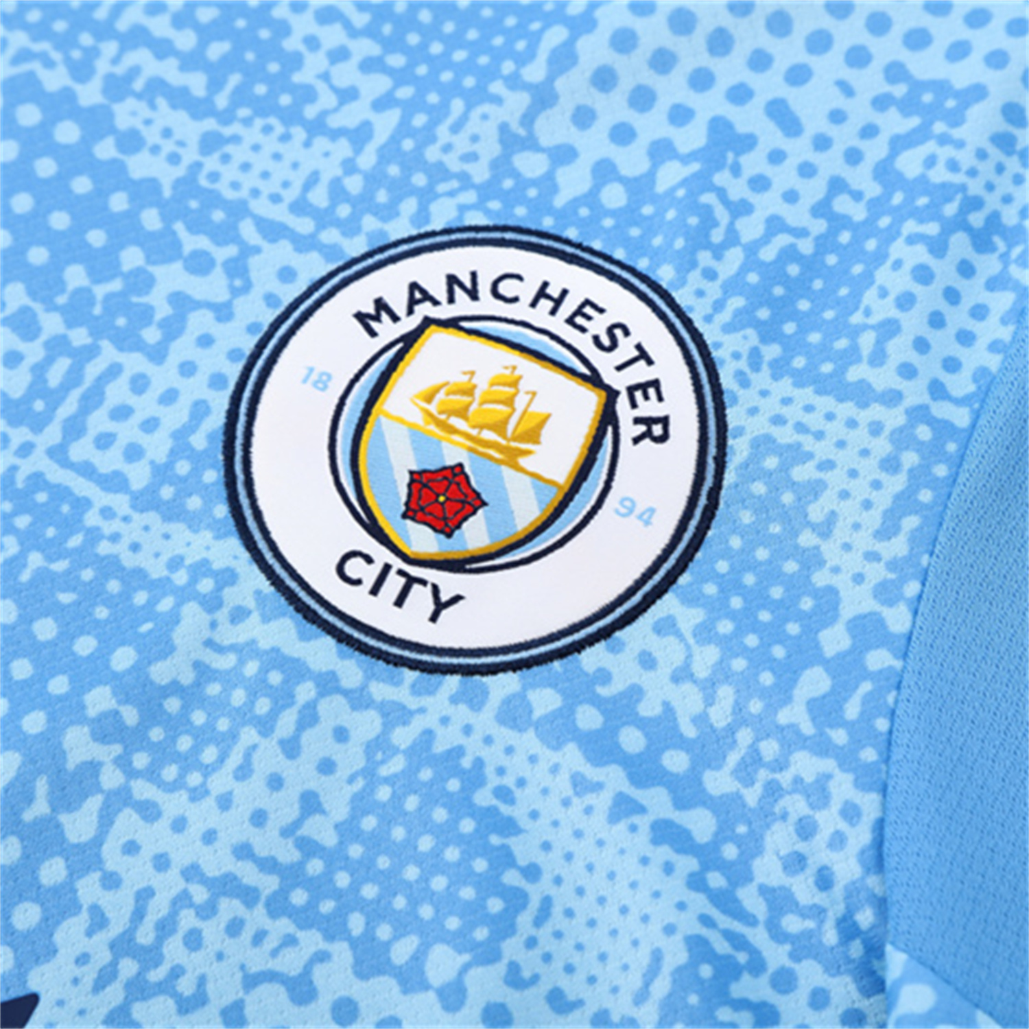 AlphaJersey-Manchester City 25-26 Kids Short-Sleeve Training Set - Light Blue Camouflage Top & Deep Blue Shorts