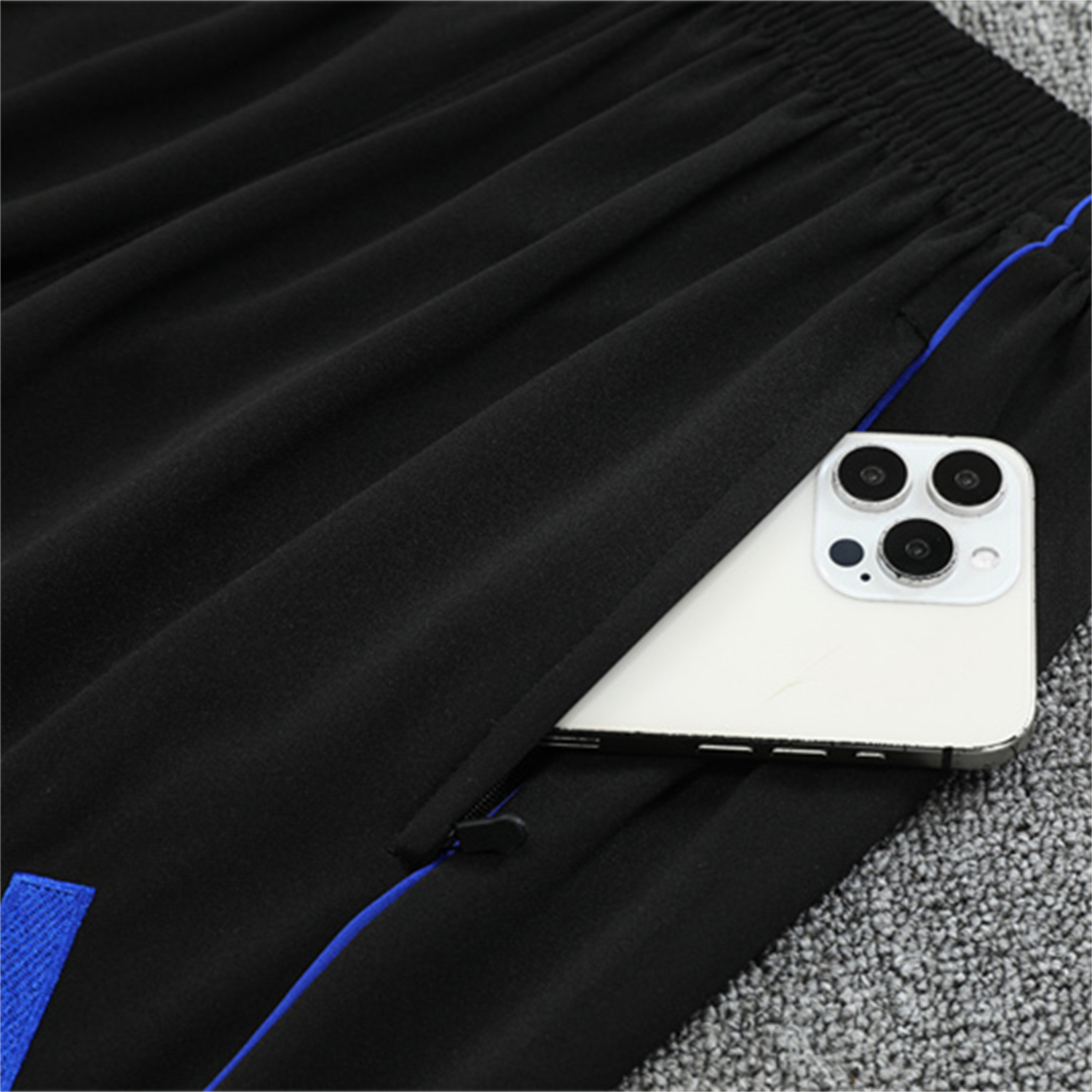 AlphaJersey-Real Madrid 25-26 Kids Long Sleeve Training Set - White Loong Black Blue Top and Black Pants