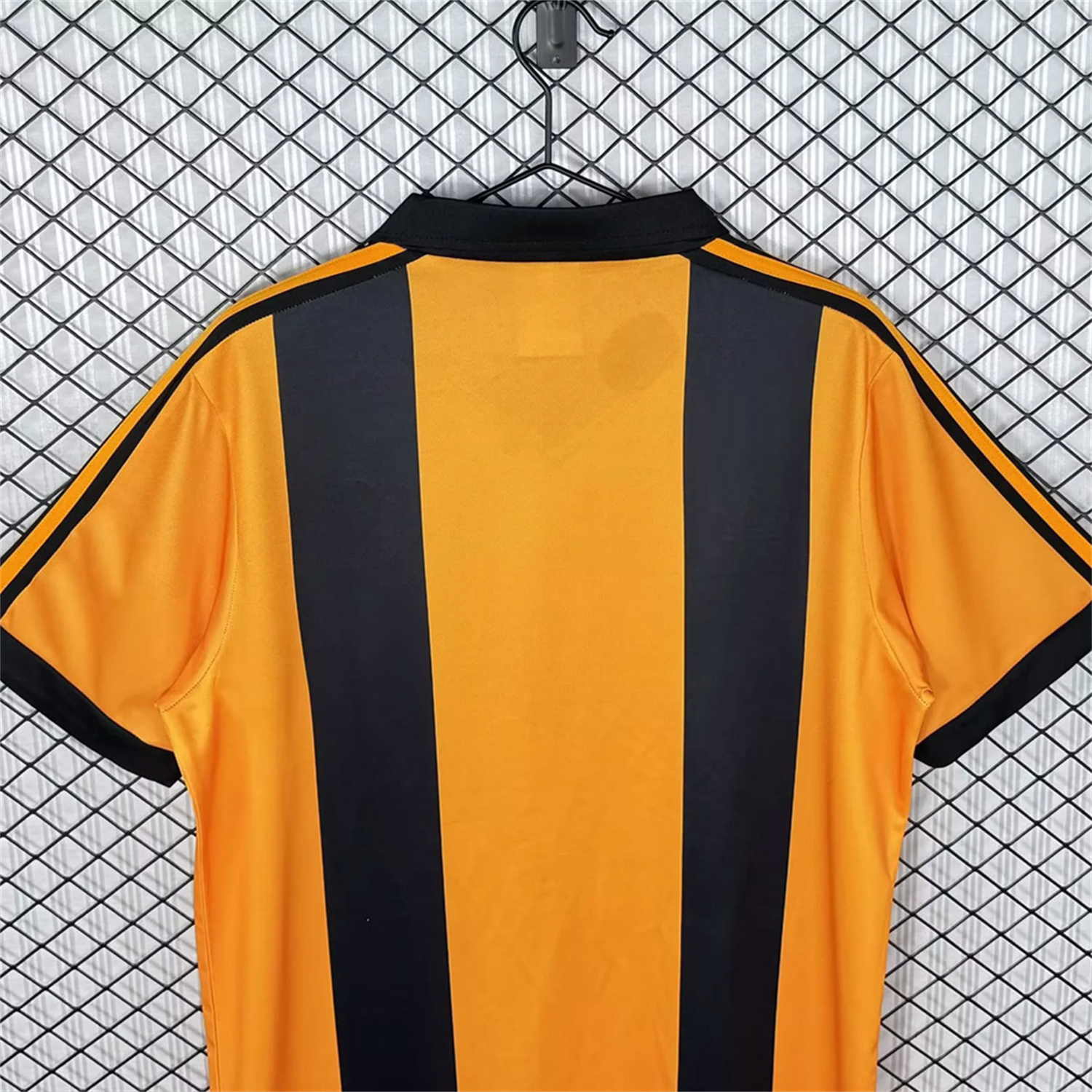 AlphaJersey-Retro Hull City 1981-82 Home Jersey