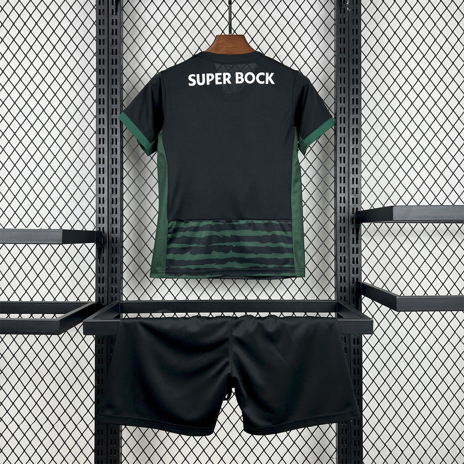 AlphaJersey-Sporting CP 25-26 Goalkeeper Green And Black Kids Kit