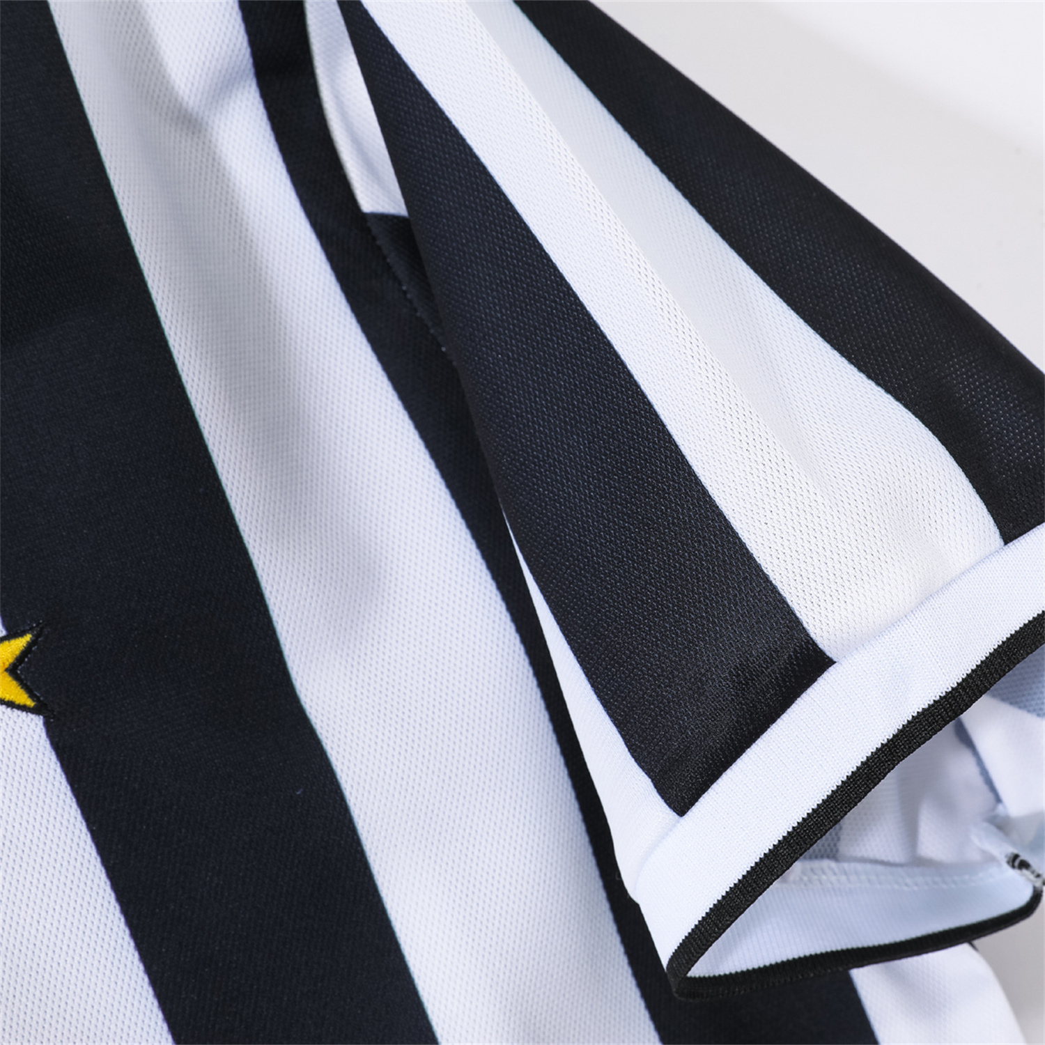 AlphaJersey-Retro Juventus 1994-95 Home Jersey