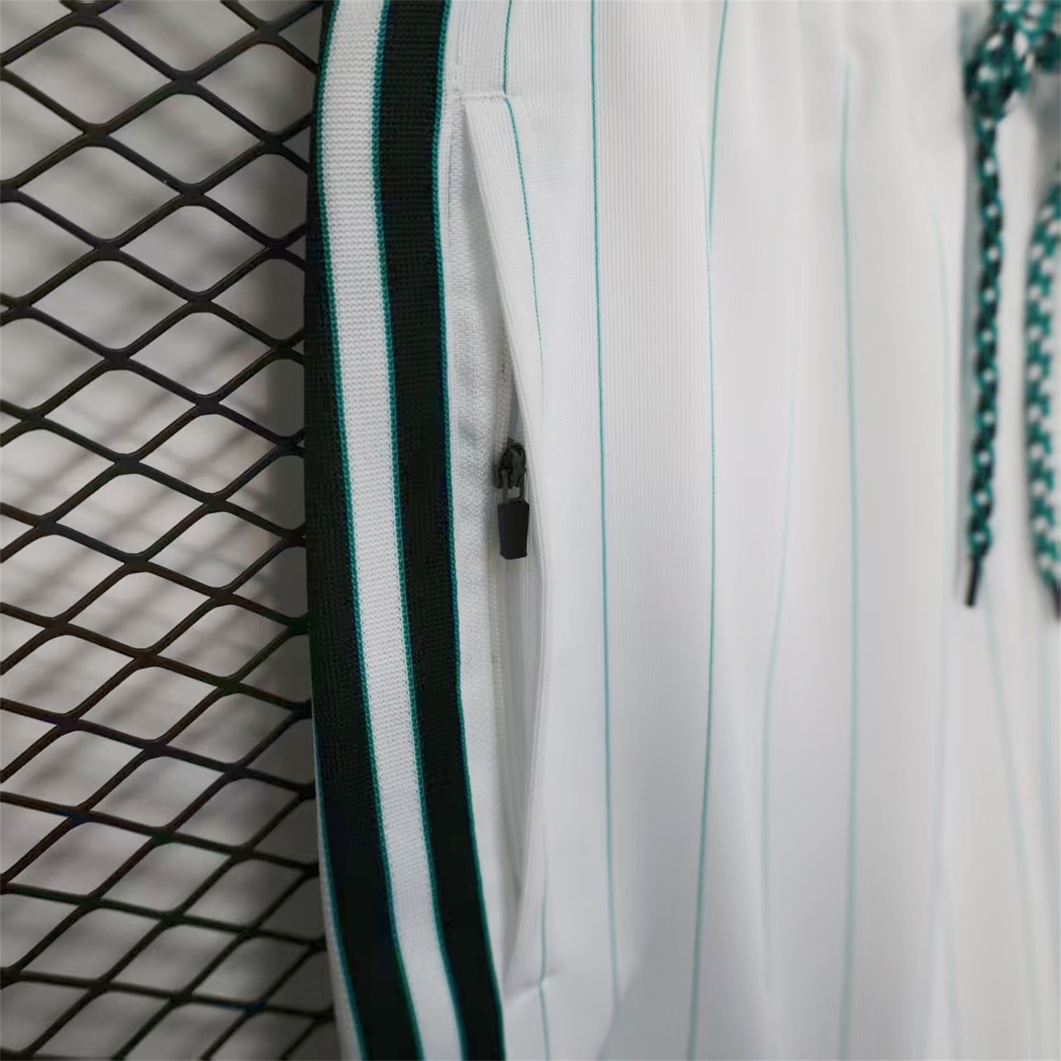 AlphaJersey-Liver.pool 25-26 Trefoil White Travel Shorts - Player Version