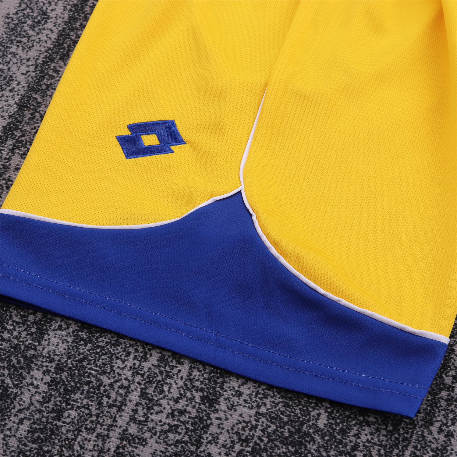 AlphaJersey-Retro Parma 1998-99 Home Kids Kit